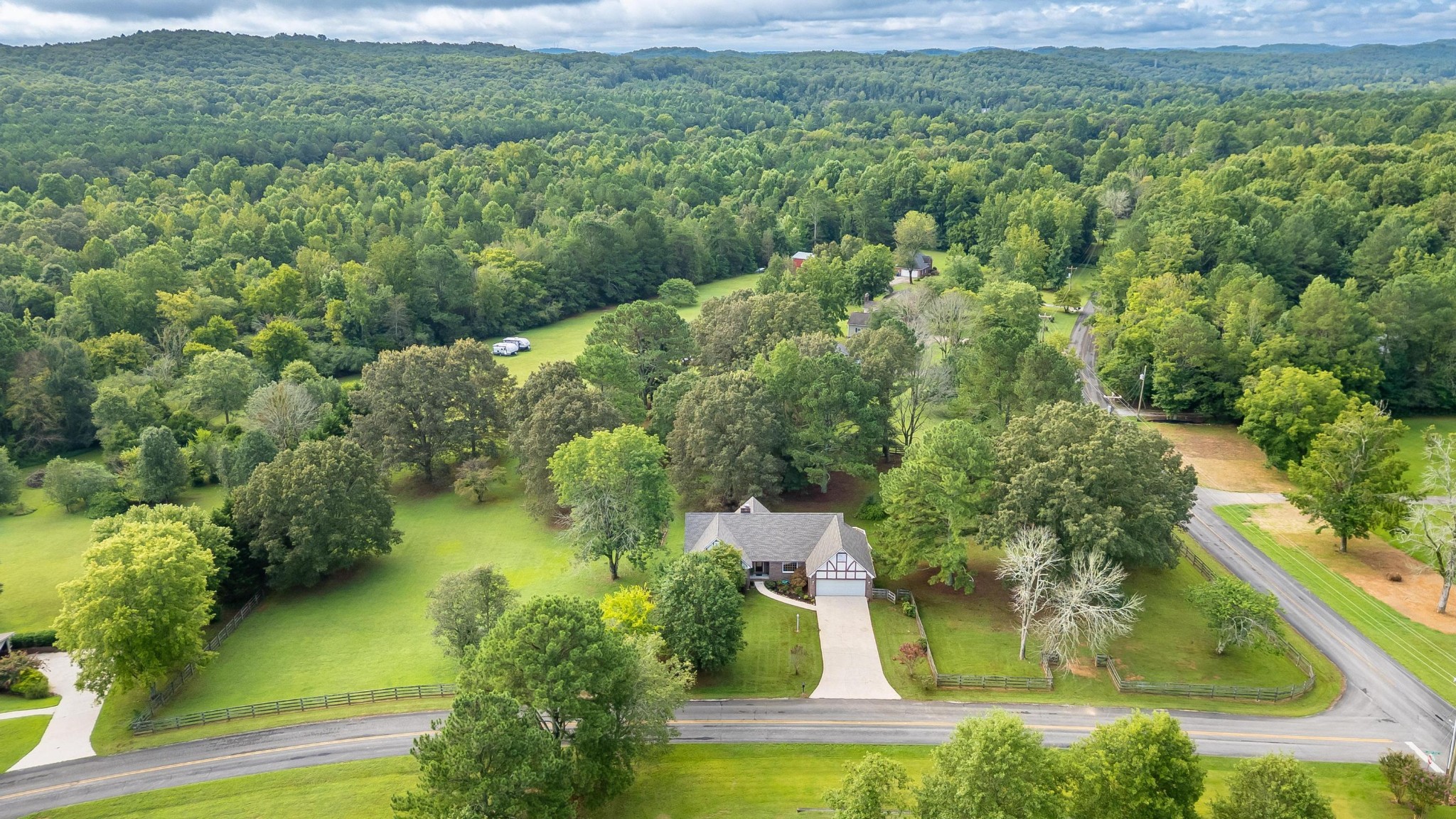 275 Country Place Drive NW