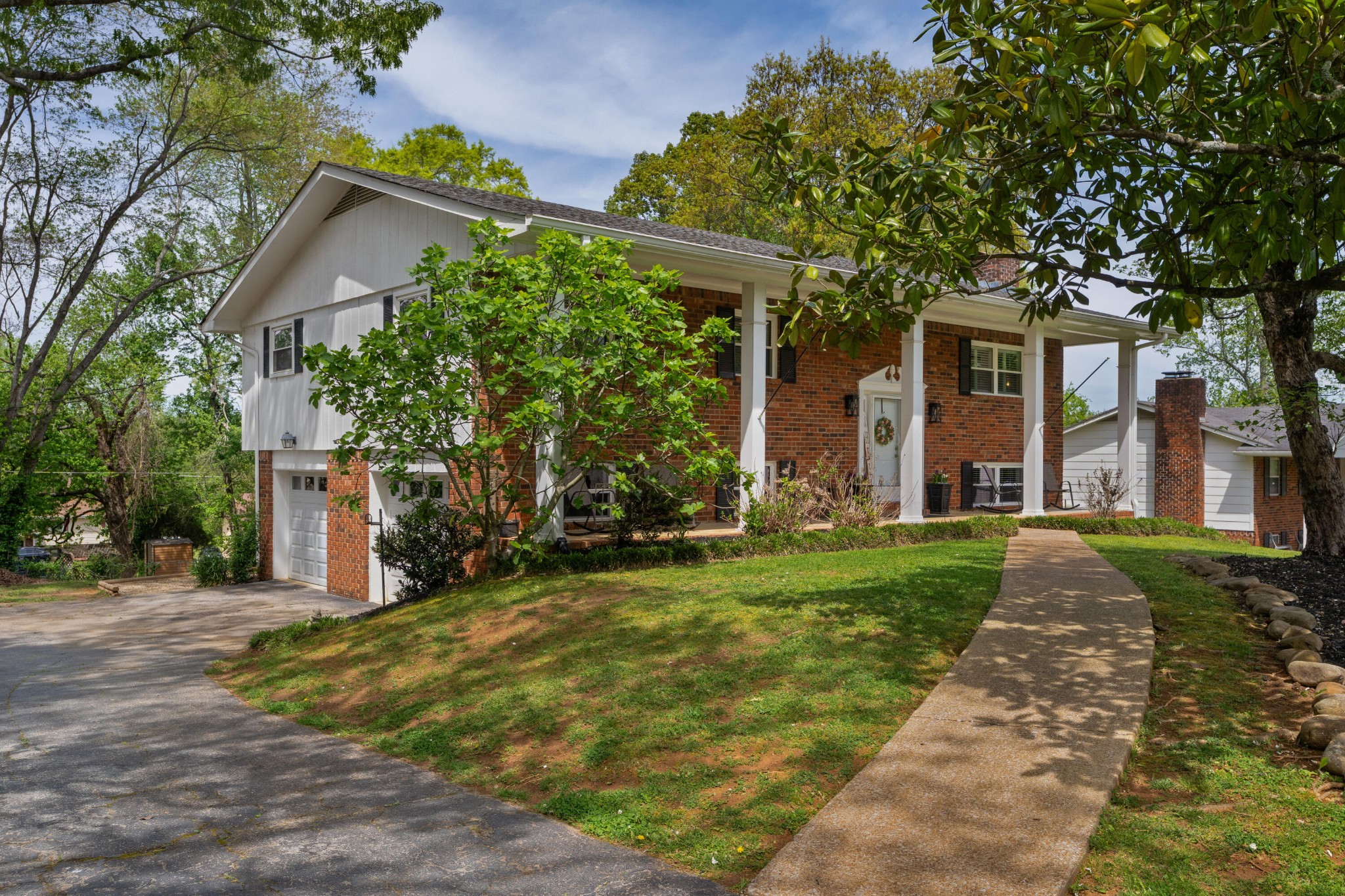 9211 Ramblewood Drive