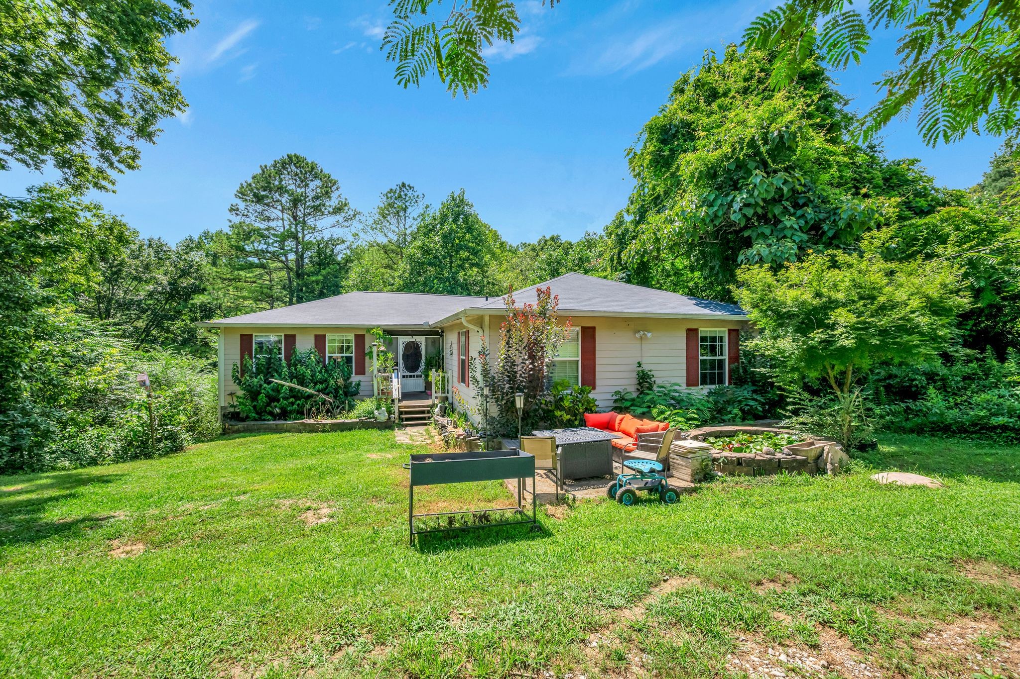 5569 Parker Branch Rd