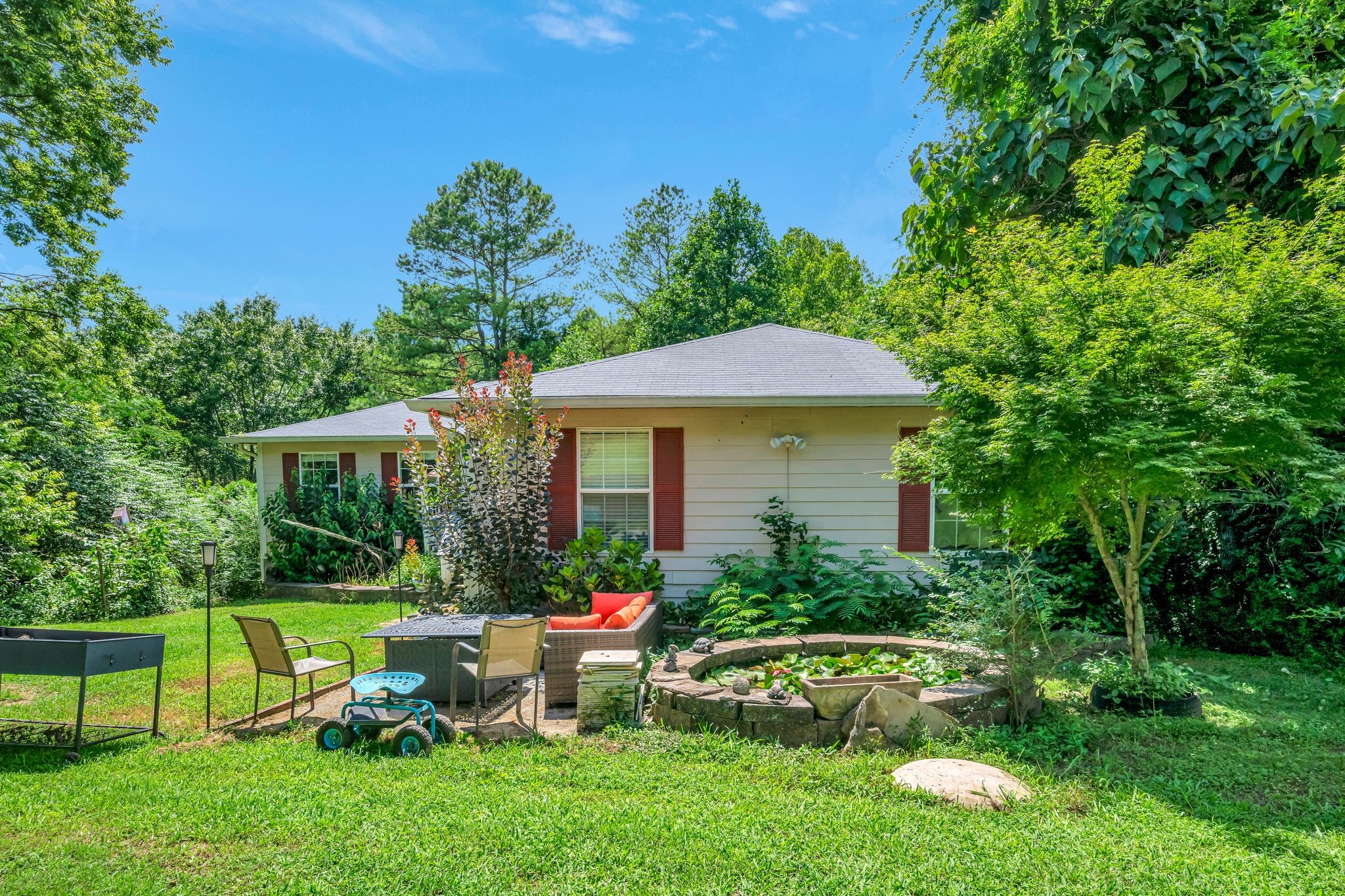 5569 Parker Branch Rd