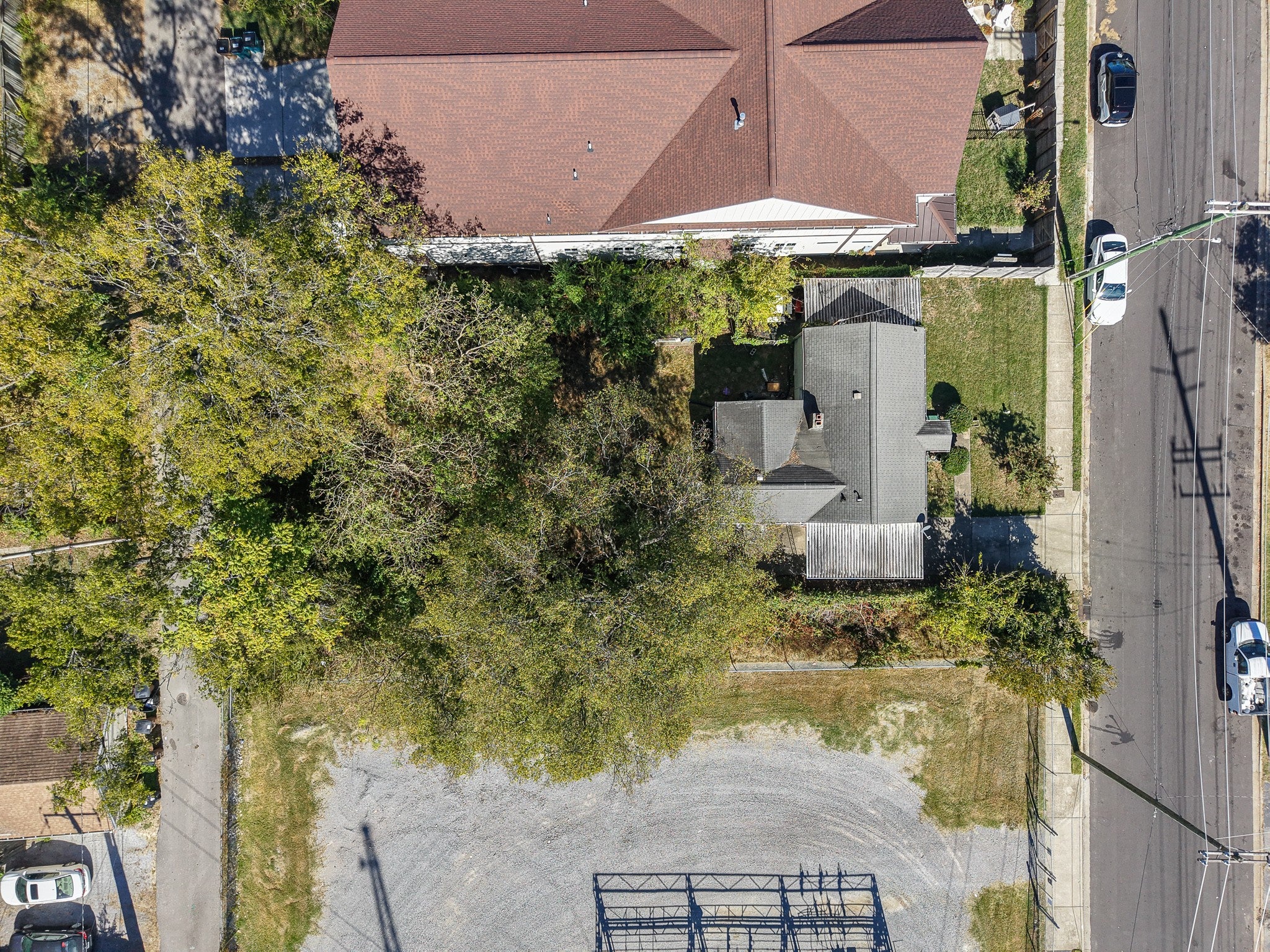 1221 14th Ave S