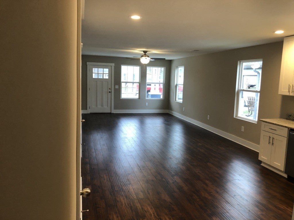 109 N Tarver Ave