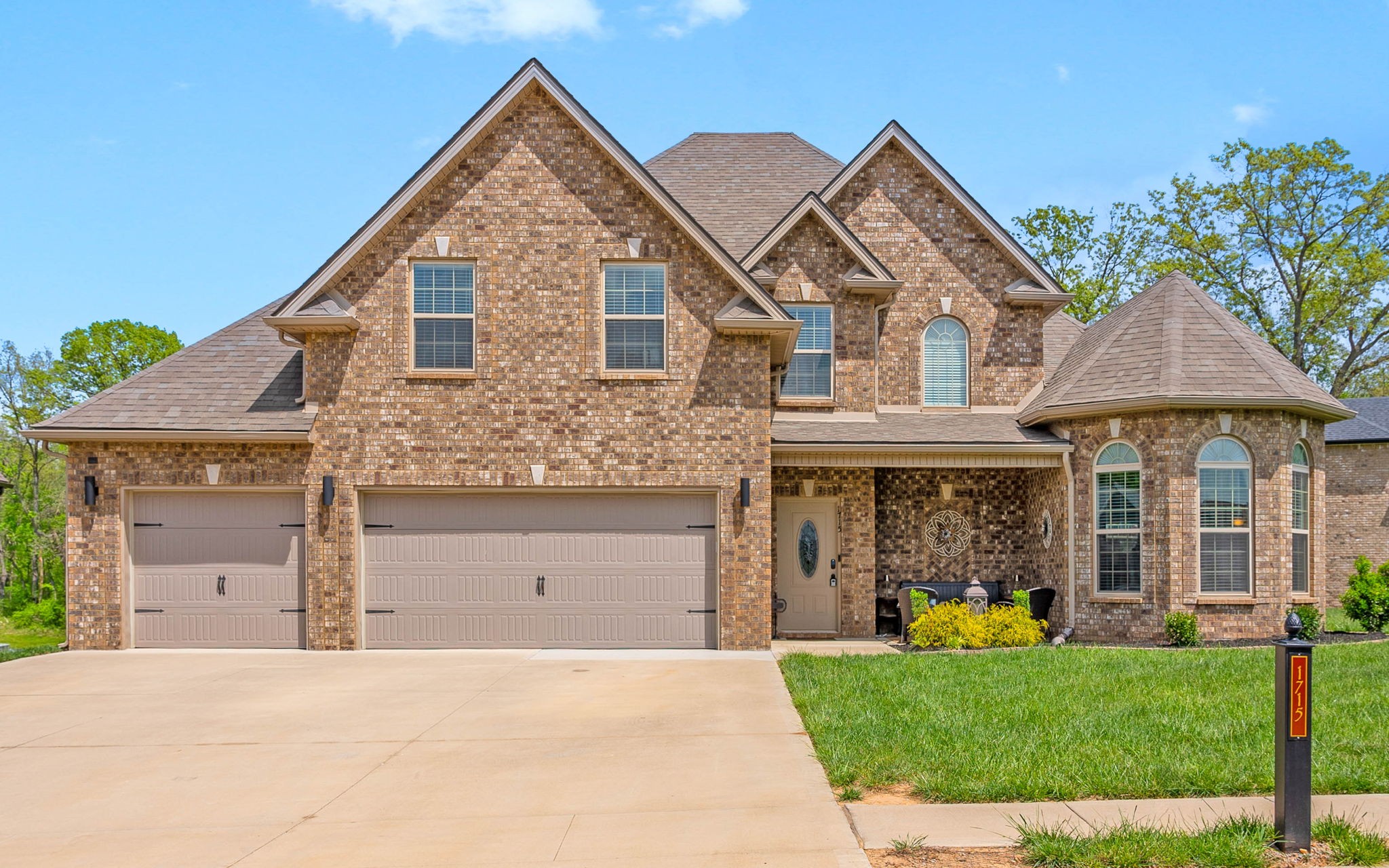 1715 Oak Forest Dr