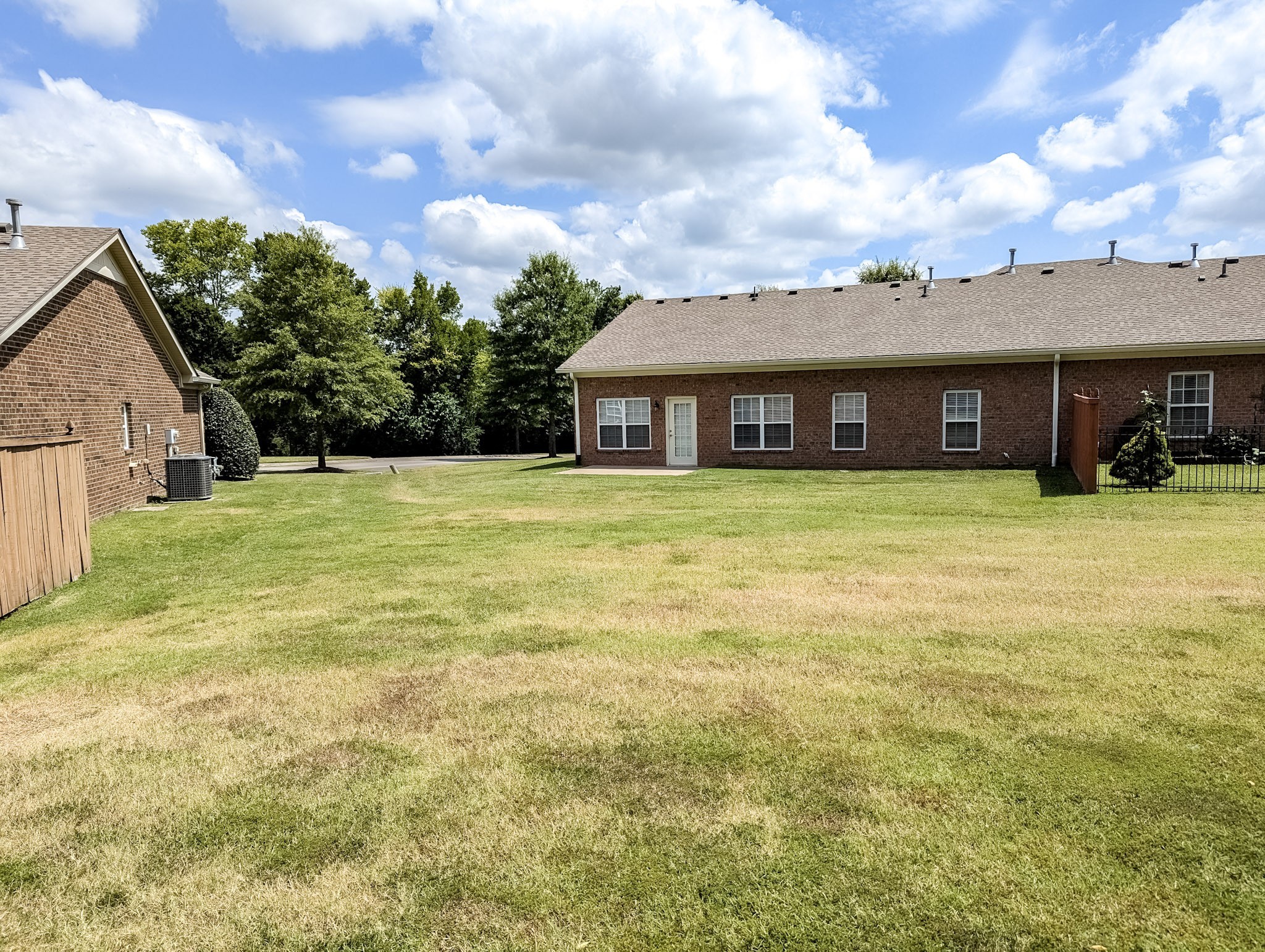262 Wrennewood Ln, Franklin TN 37064 2-bed home, photo 12 of 30