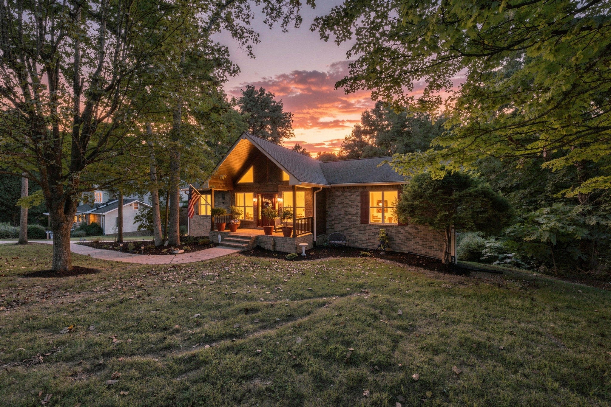 1003 Red Oak Dr