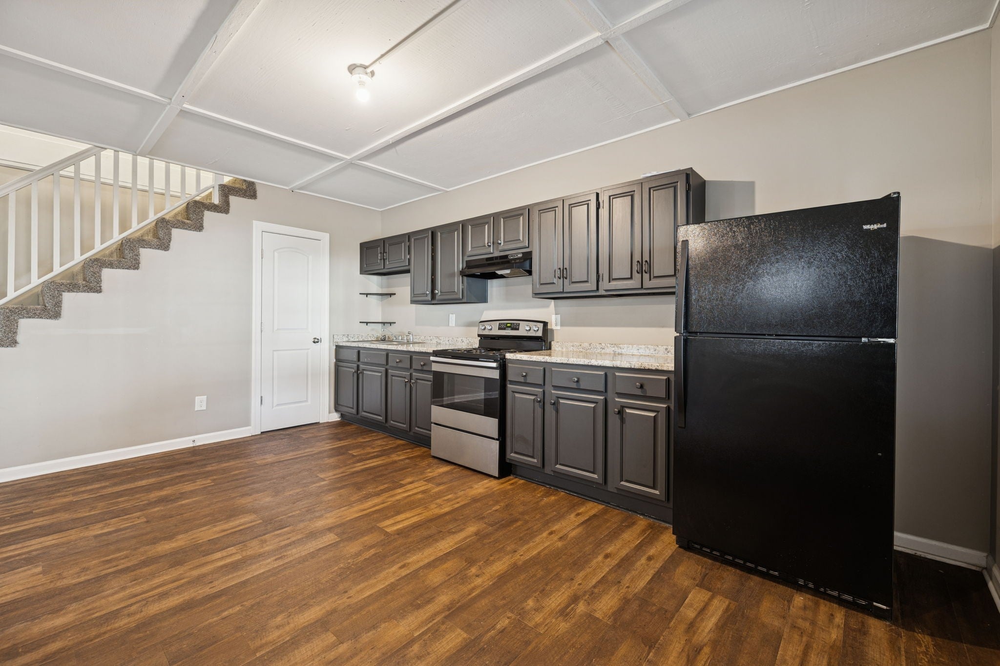 801 Poplar Ave