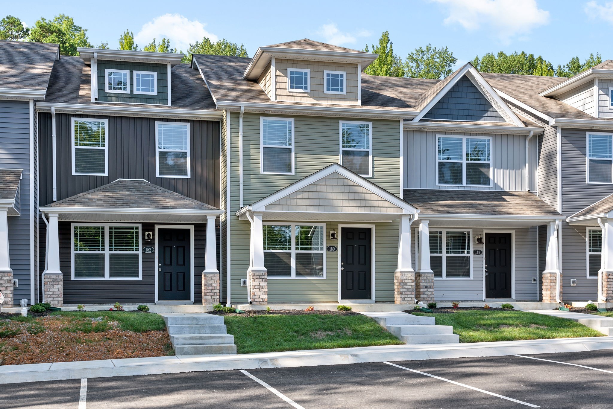 Clarksville, Tennessee 37040, United States, 2 Bedrooms Bedrooms, ,3 BathroomsBathrooms,Residential,Active,143486