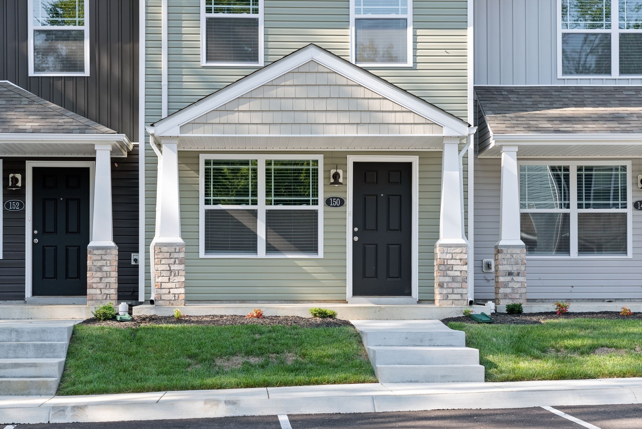 Clarksville, Tennessee 37040, United States, 2 Bedrooms Bedrooms, ,3 BathroomsBathrooms,Residential,Active,143486