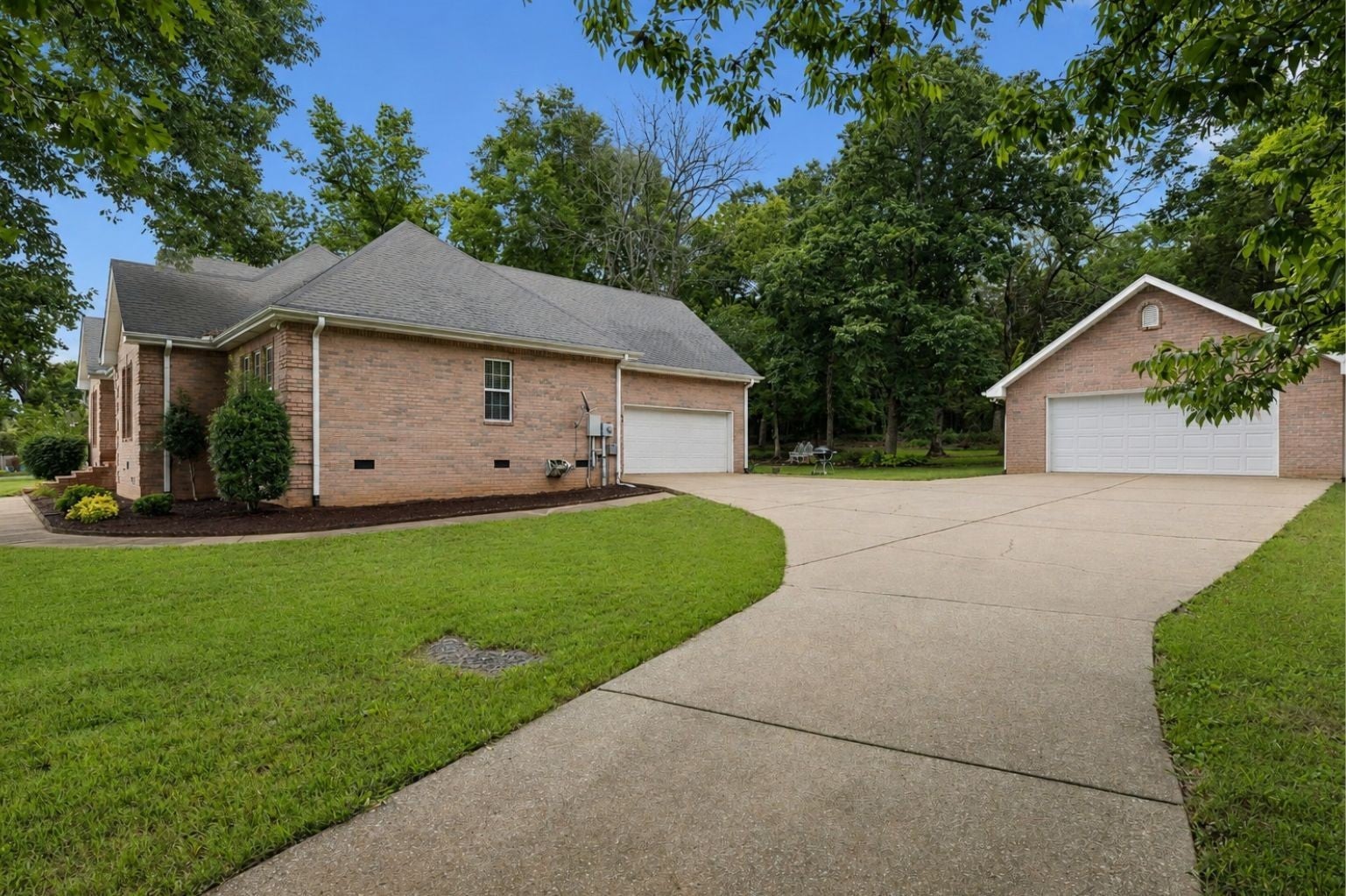 698 Goshen Rd