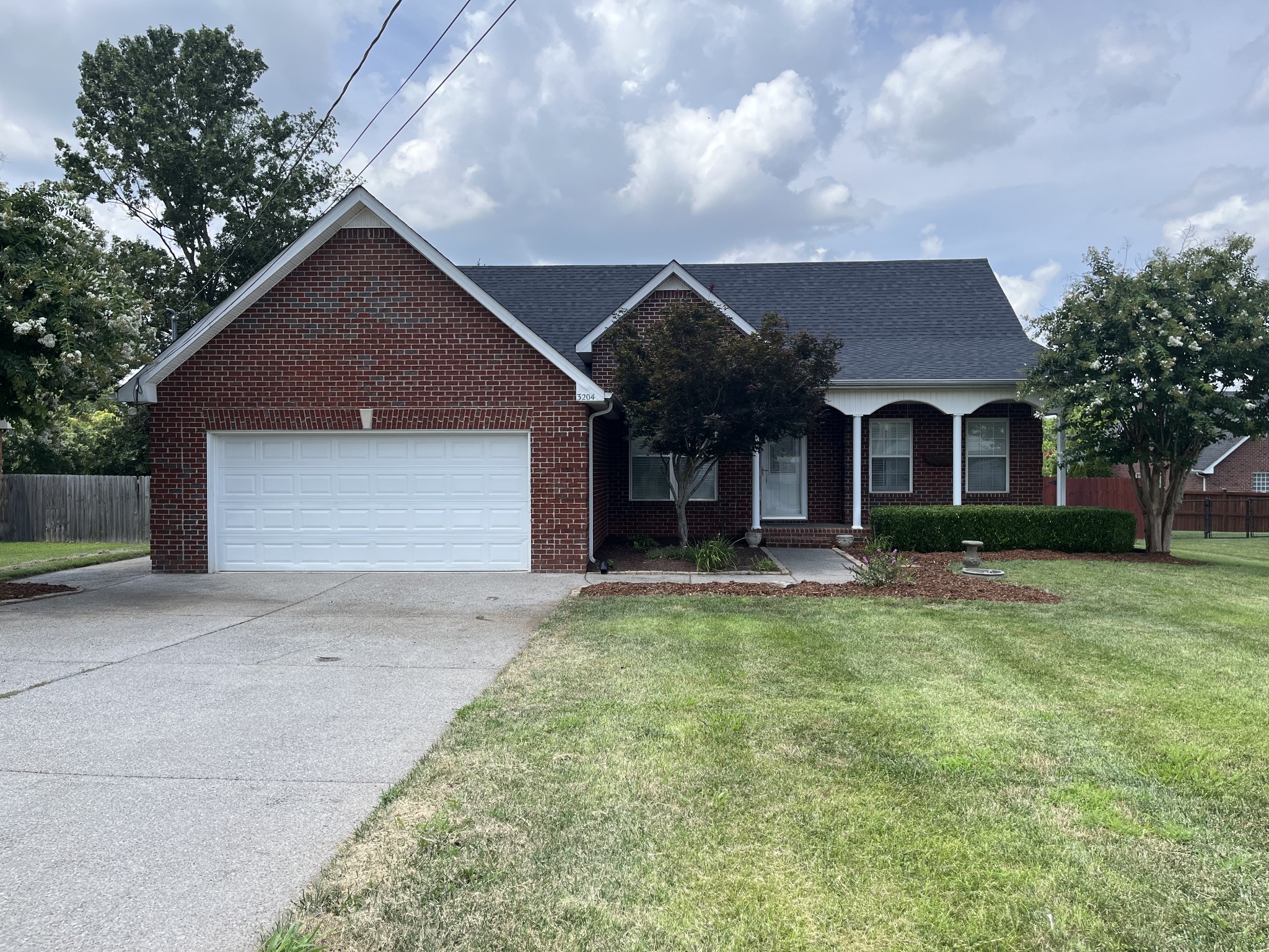 3204 Abbotts Ln