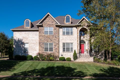 1000 Redwood Way Hendersonville TN 37075