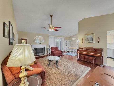 314 Lake Chateau Dr Hermitage TN 37076