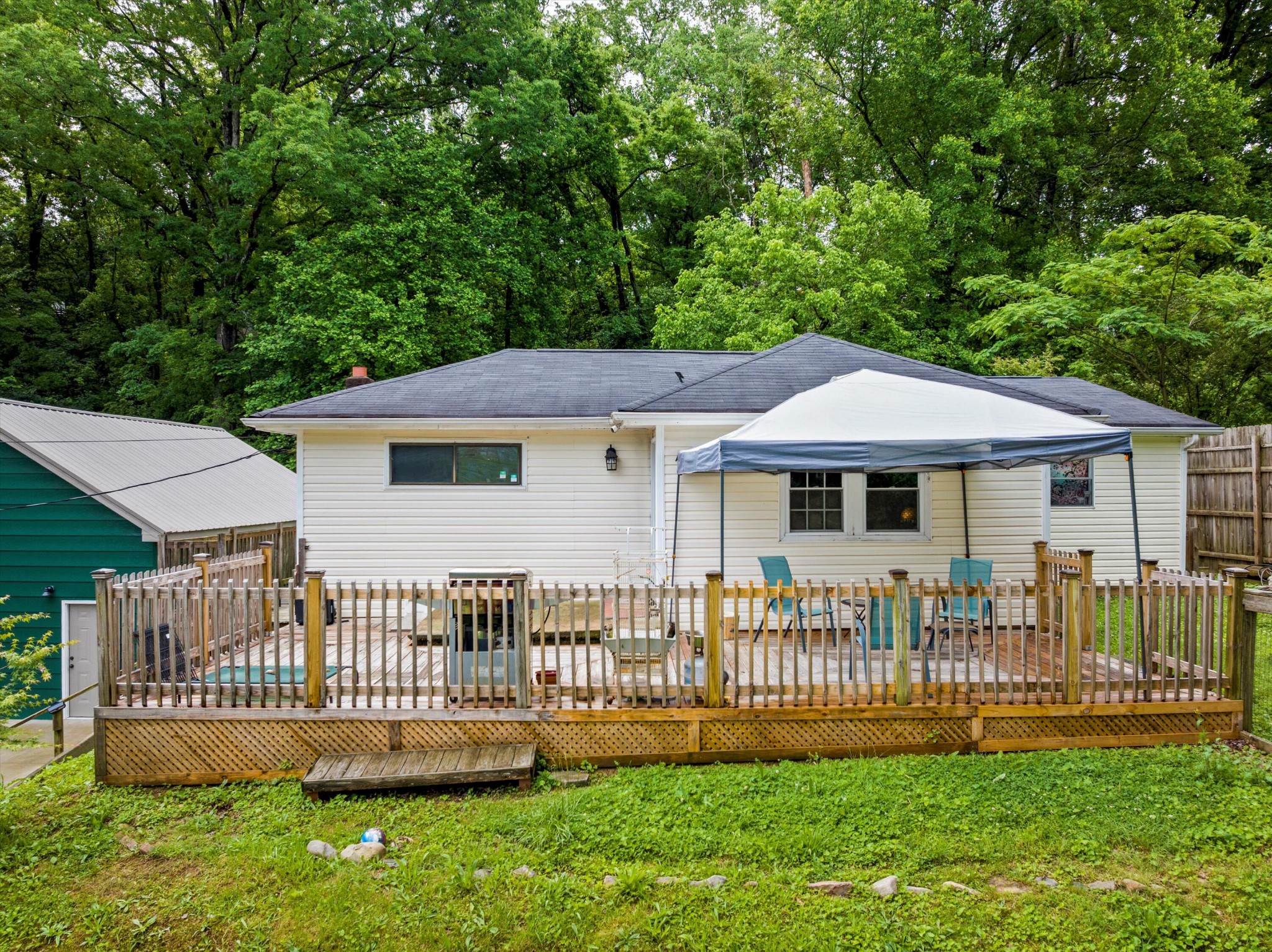 523 Hedgewood Drive