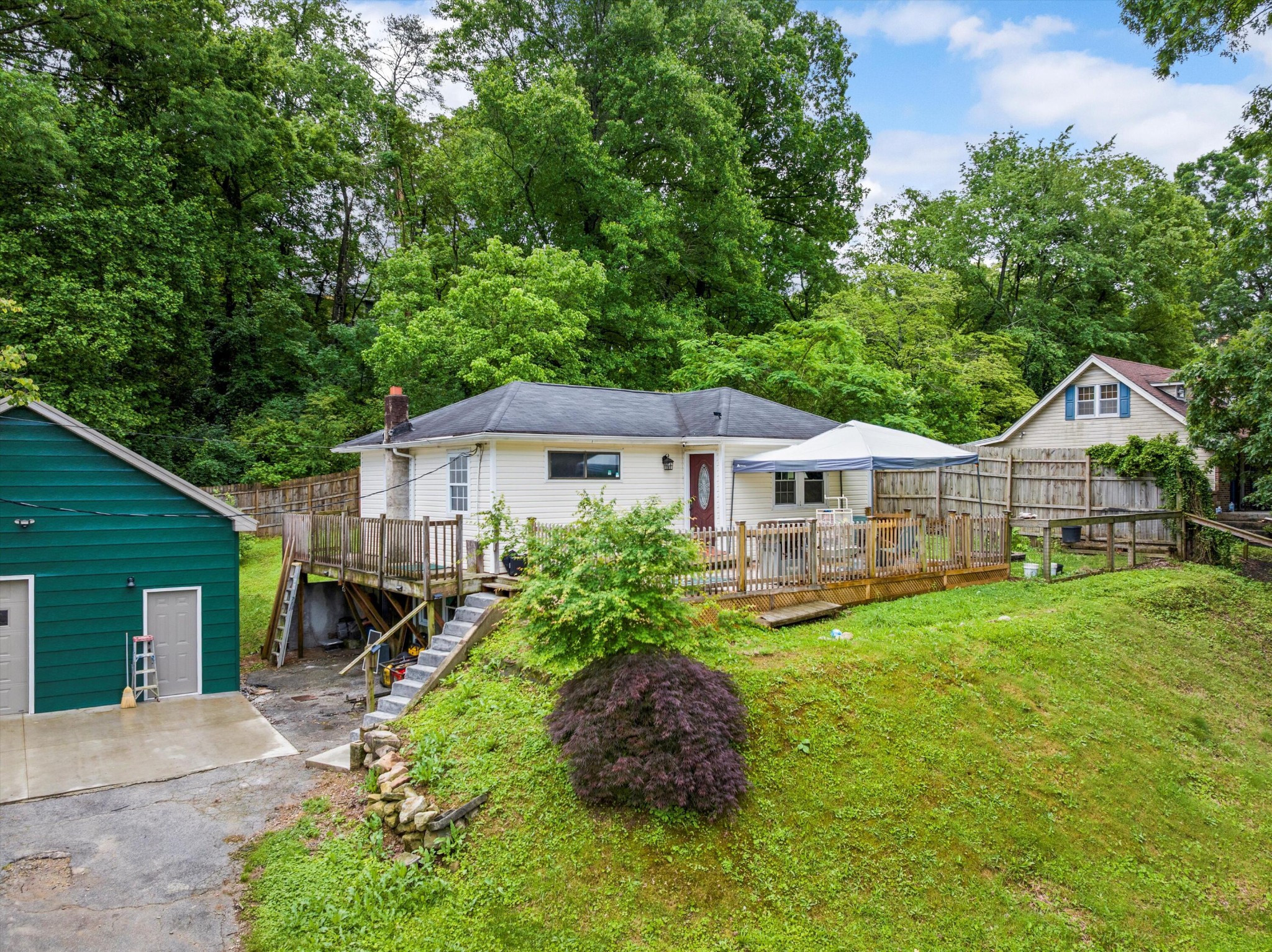 523 Hedgewood Drive
