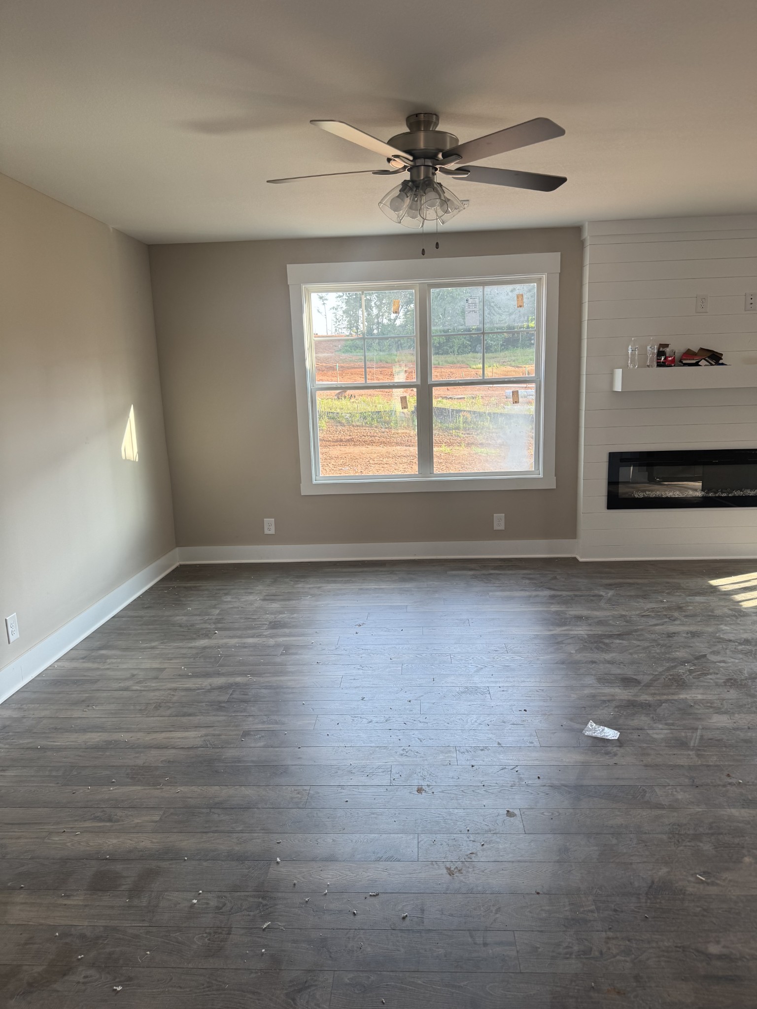 Clarksville, Tennessee 37040, United States, 3 Bedrooms Bedrooms, ,3 BathroomsBathrooms,Residential,Active,108524