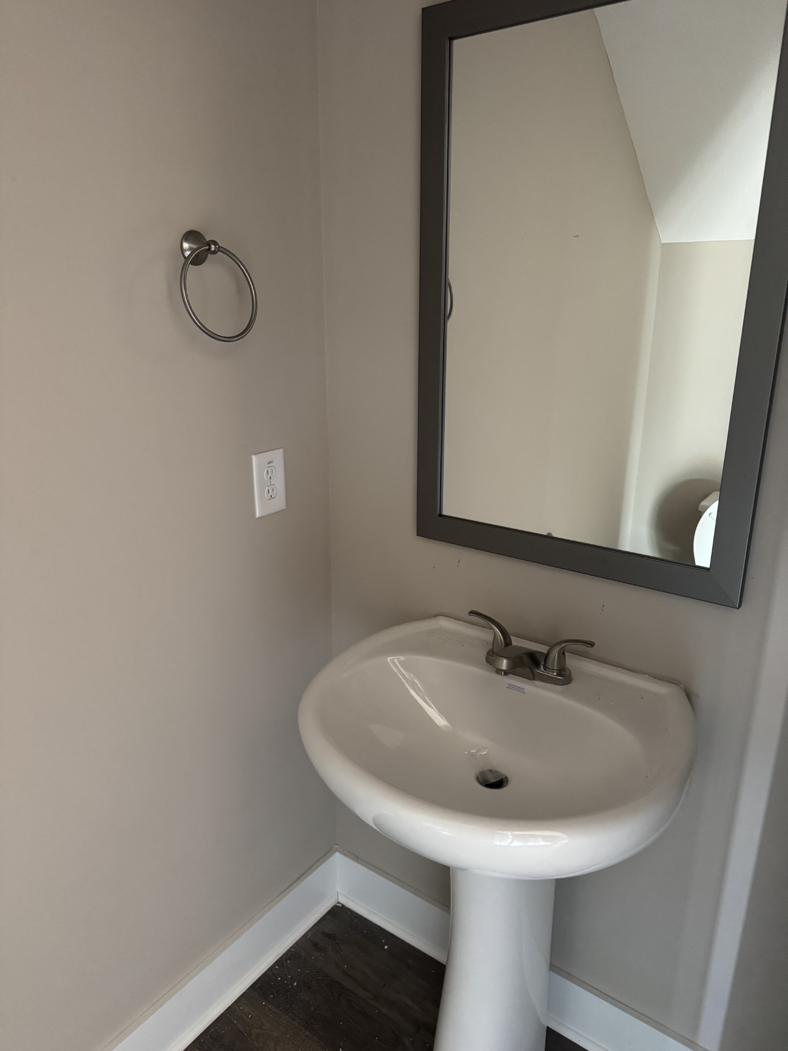 Clarksville, Tennessee 37040, United States, 3 Bedrooms Bedrooms, ,3 BathroomsBathrooms,Residential,Active,108524