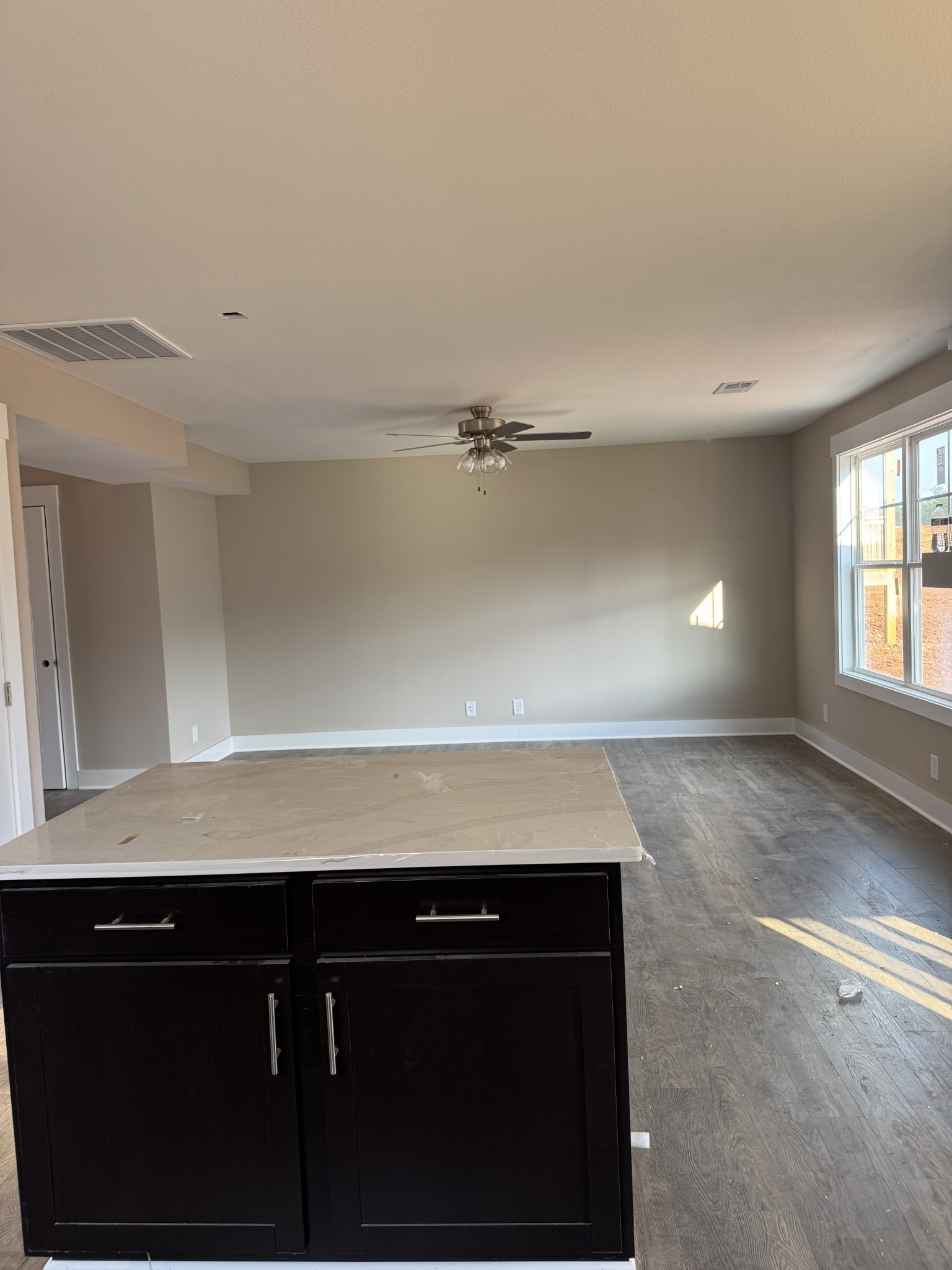 Clarksville, Tennessee 37040, United States, 3 Bedrooms Bedrooms, ,3 BathroomsBathrooms,Residential,Active,108524