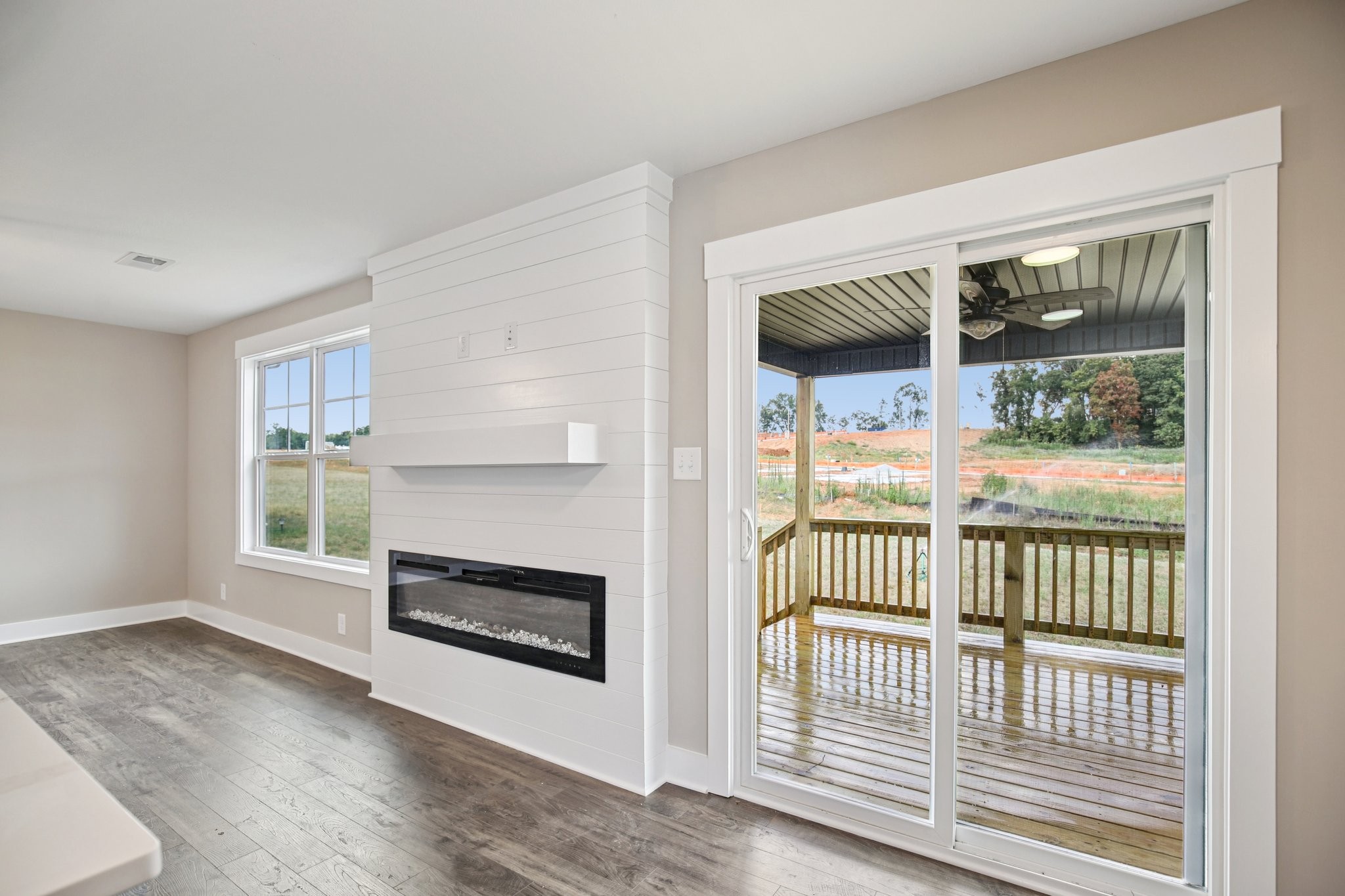 Clarksville, Tennessee 37040, United States, 3 Bedrooms Bedrooms, ,3 BathroomsBathrooms,Residential,Active,108524