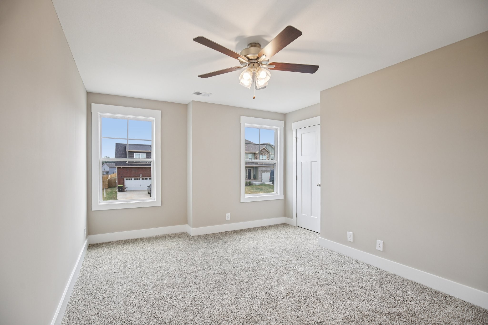 Clarksville, Tennessee 37040, United States, 3 Bedrooms Bedrooms, ,3 BathroomsBathrooms,Residential,Active,108524