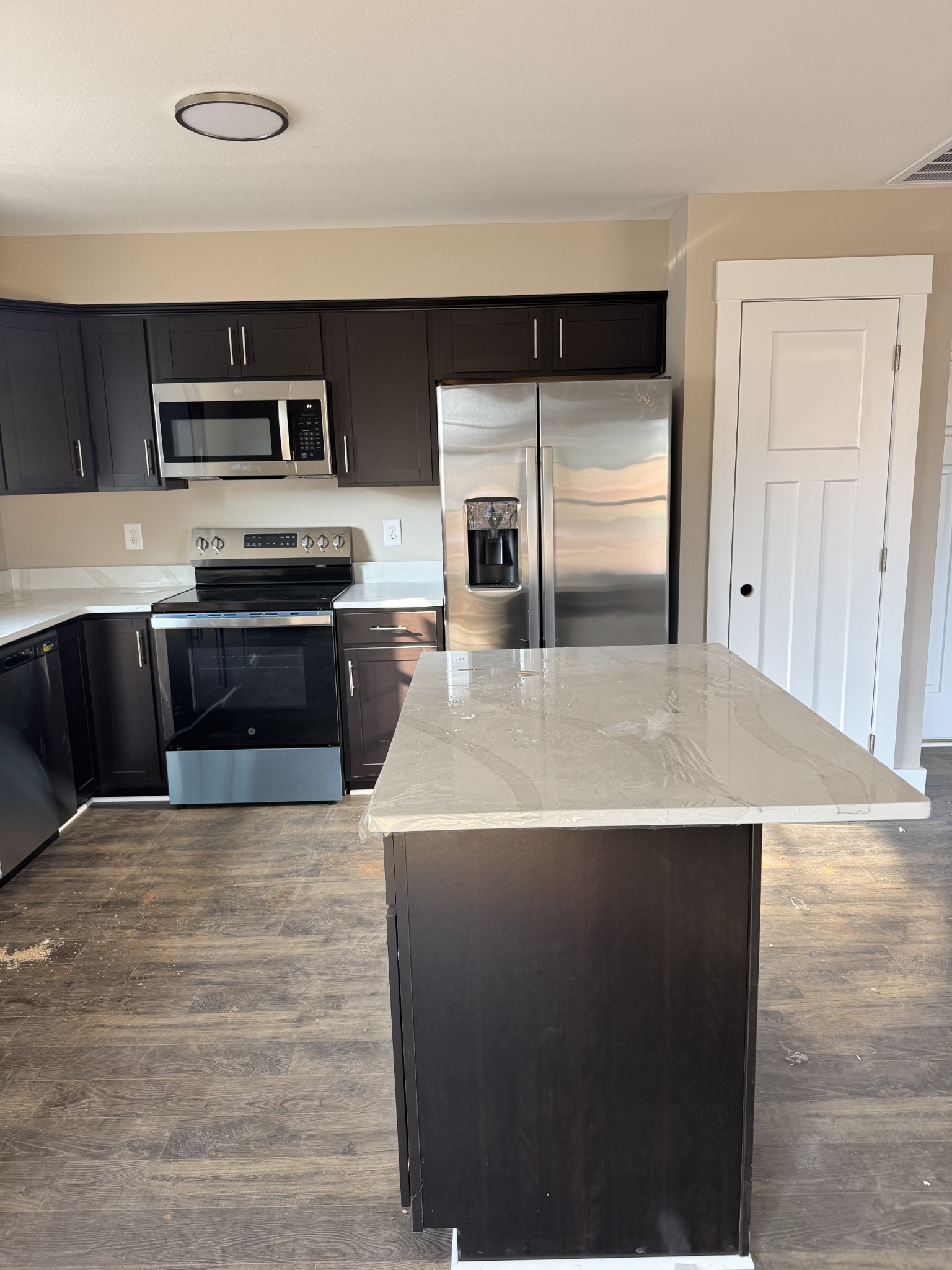 Clarksville, Tennessee 37040, United States, 3 Bedrooms Bedrooms, ,3 BathroomsBathrooms,Residential,Active,108524