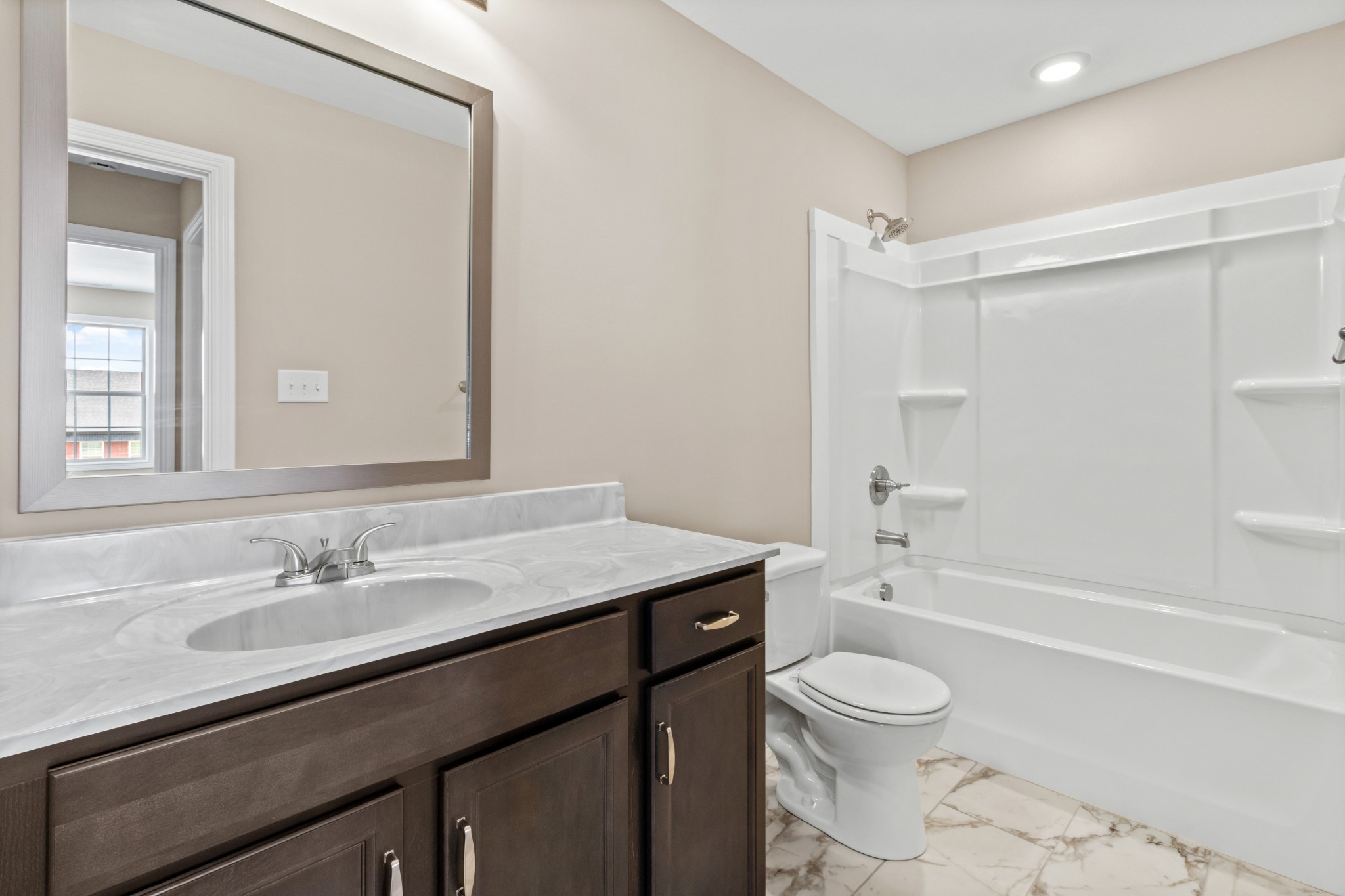 Clarksville, Tennessee 37040, United States, 3 Bedrooms Bedrooms, ,3 BathroomsBathrooms,Residential,Active,108524