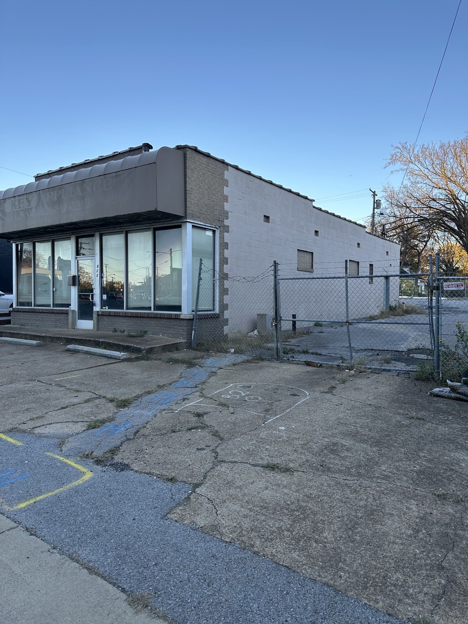 923 Dickerson Pike