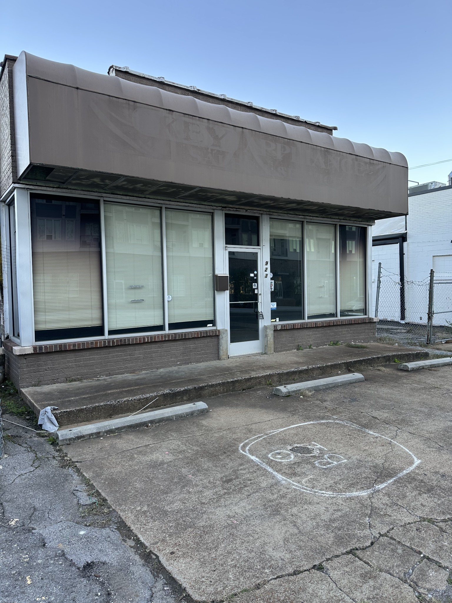 923 Dickerson Pike