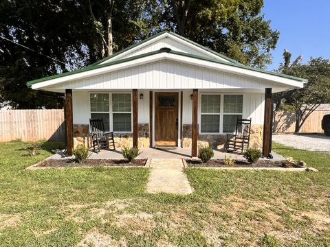 502 E Market St Decherd TN 37324