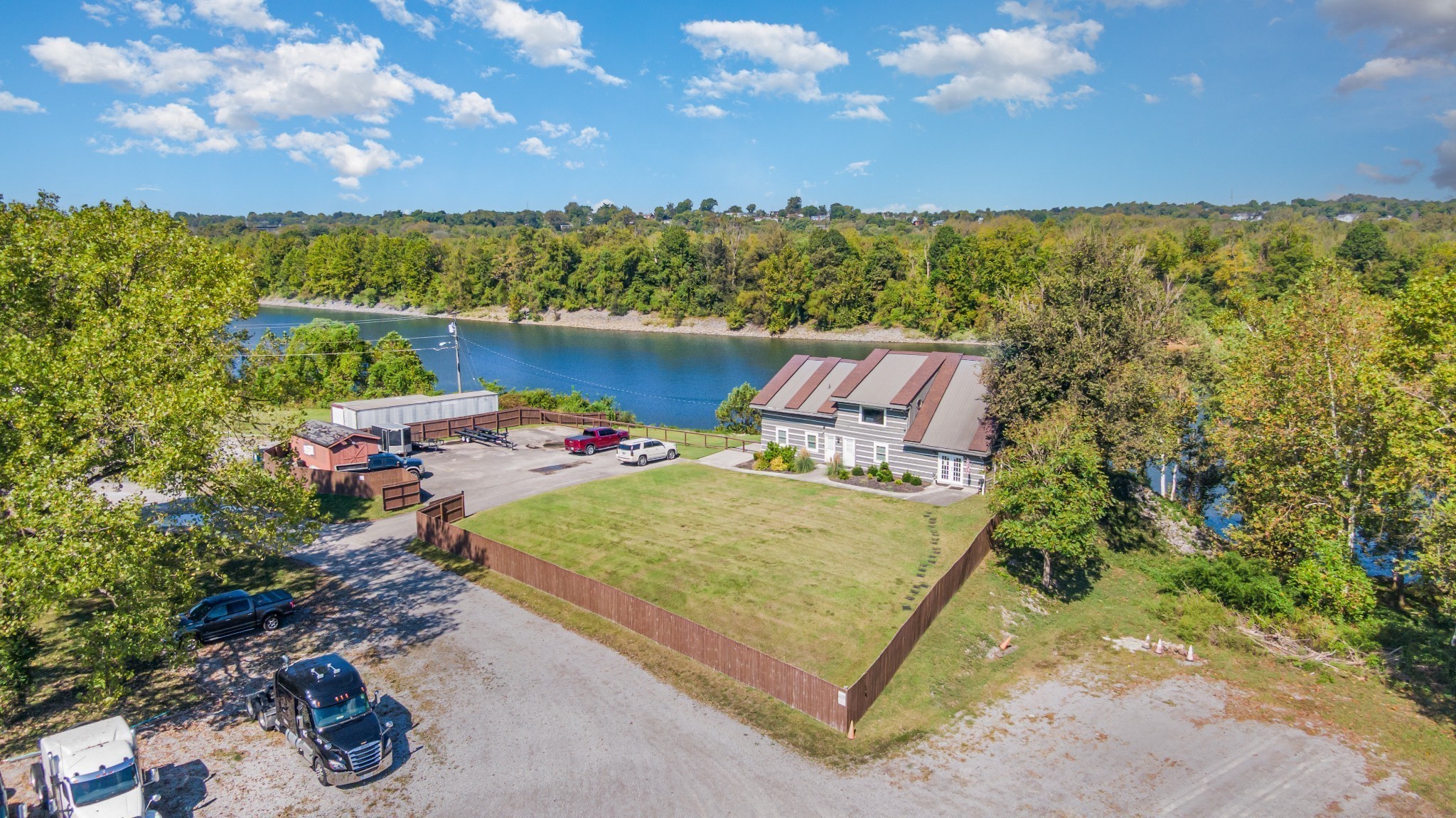 1732 River Hills Dr