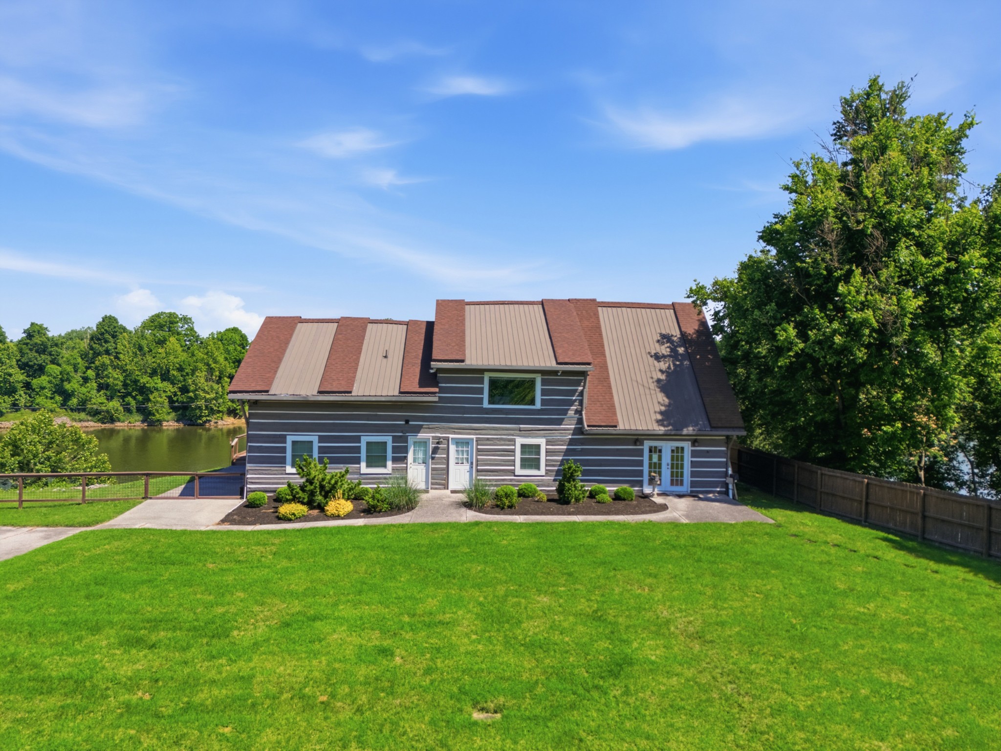 1732 River Hills Dr