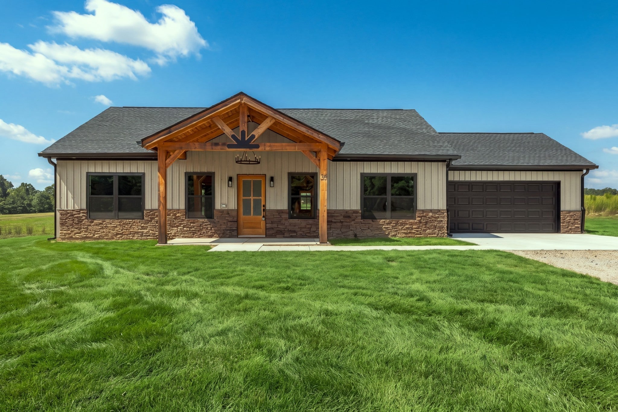 36 Meadowwood Ln