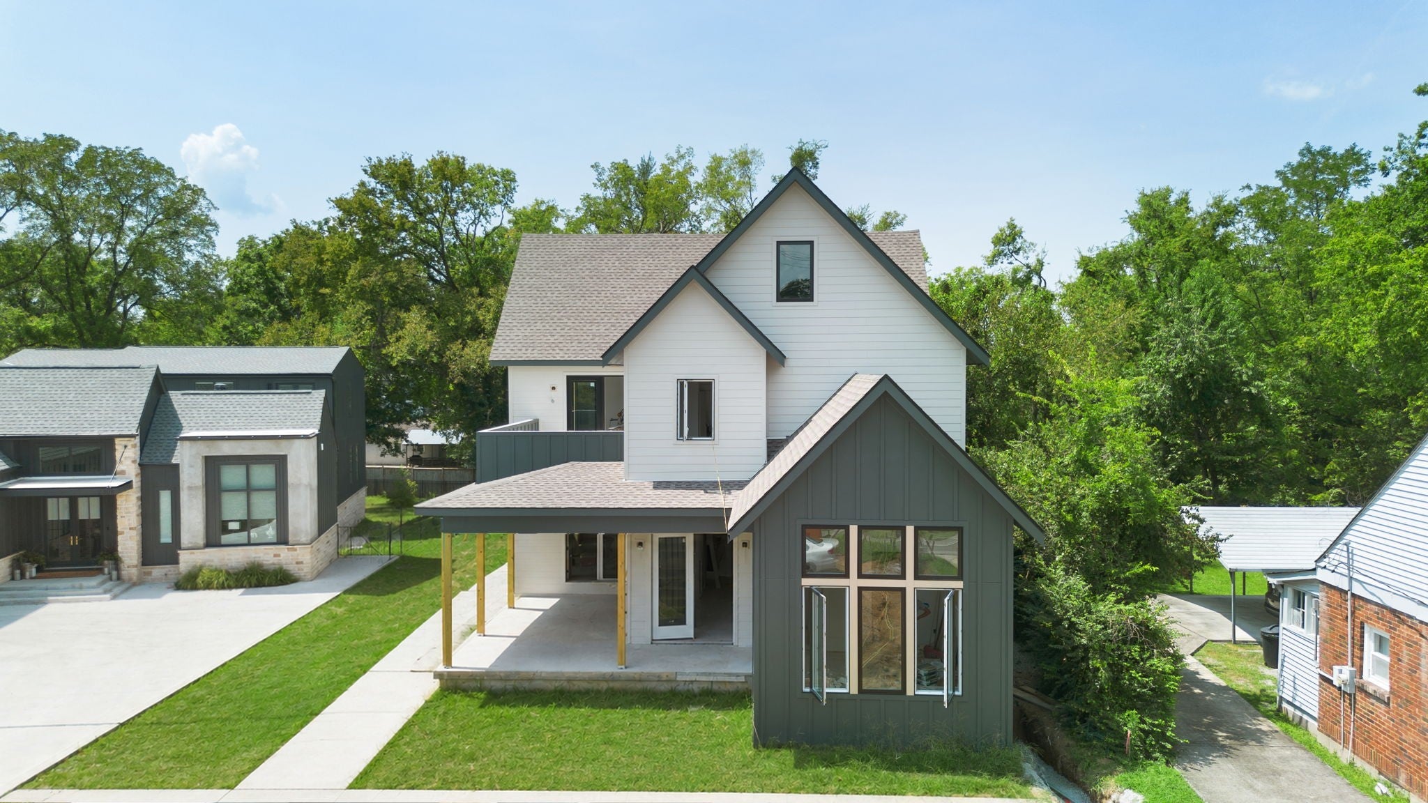 5-bed listing at 2310 Riverside Dr, Nashville