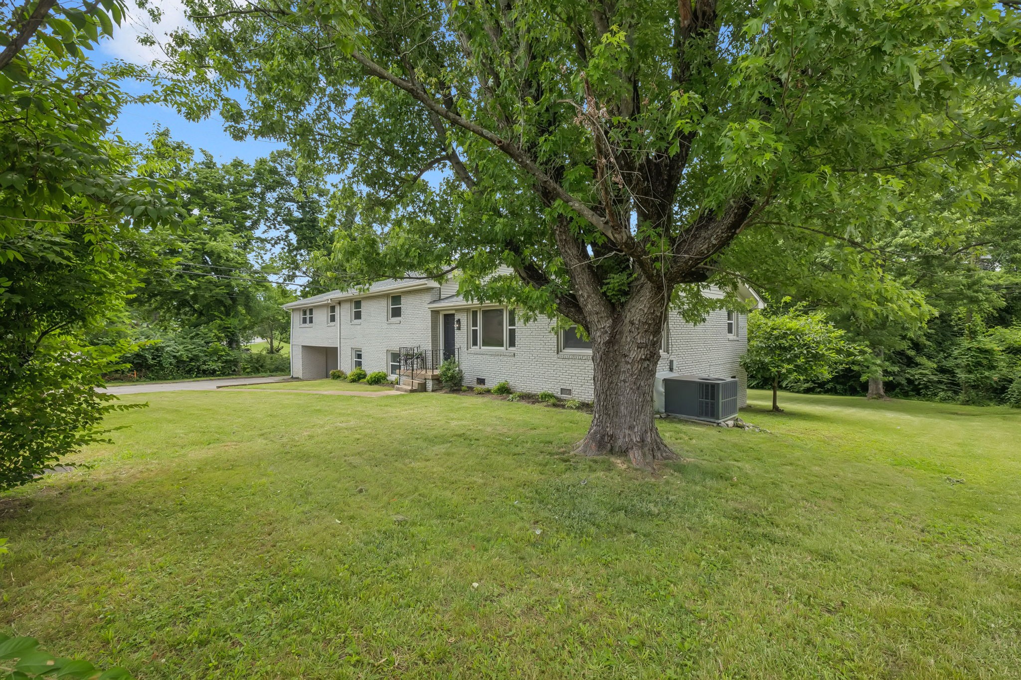 6528 Premier Dr