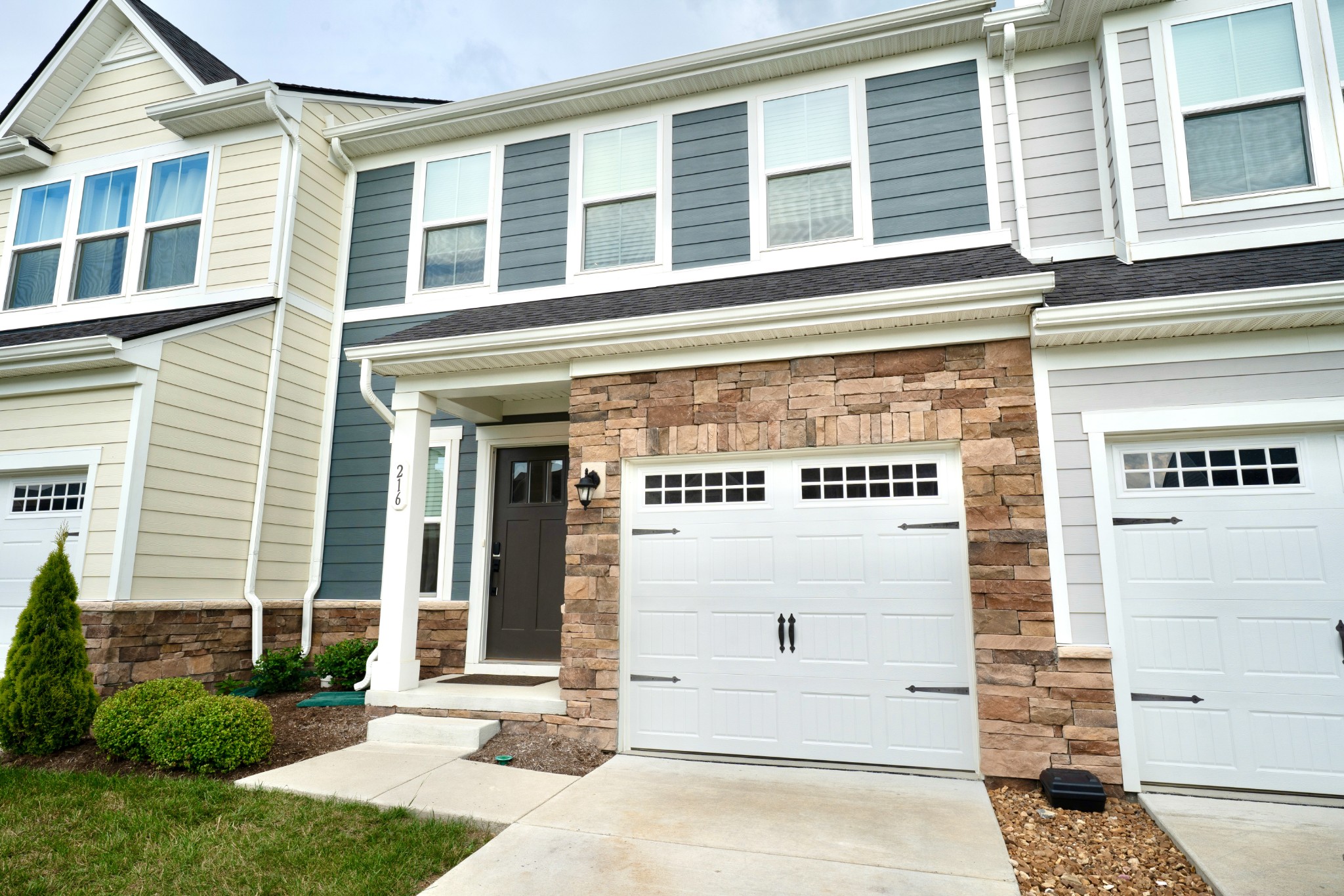 216 Pryor Dr