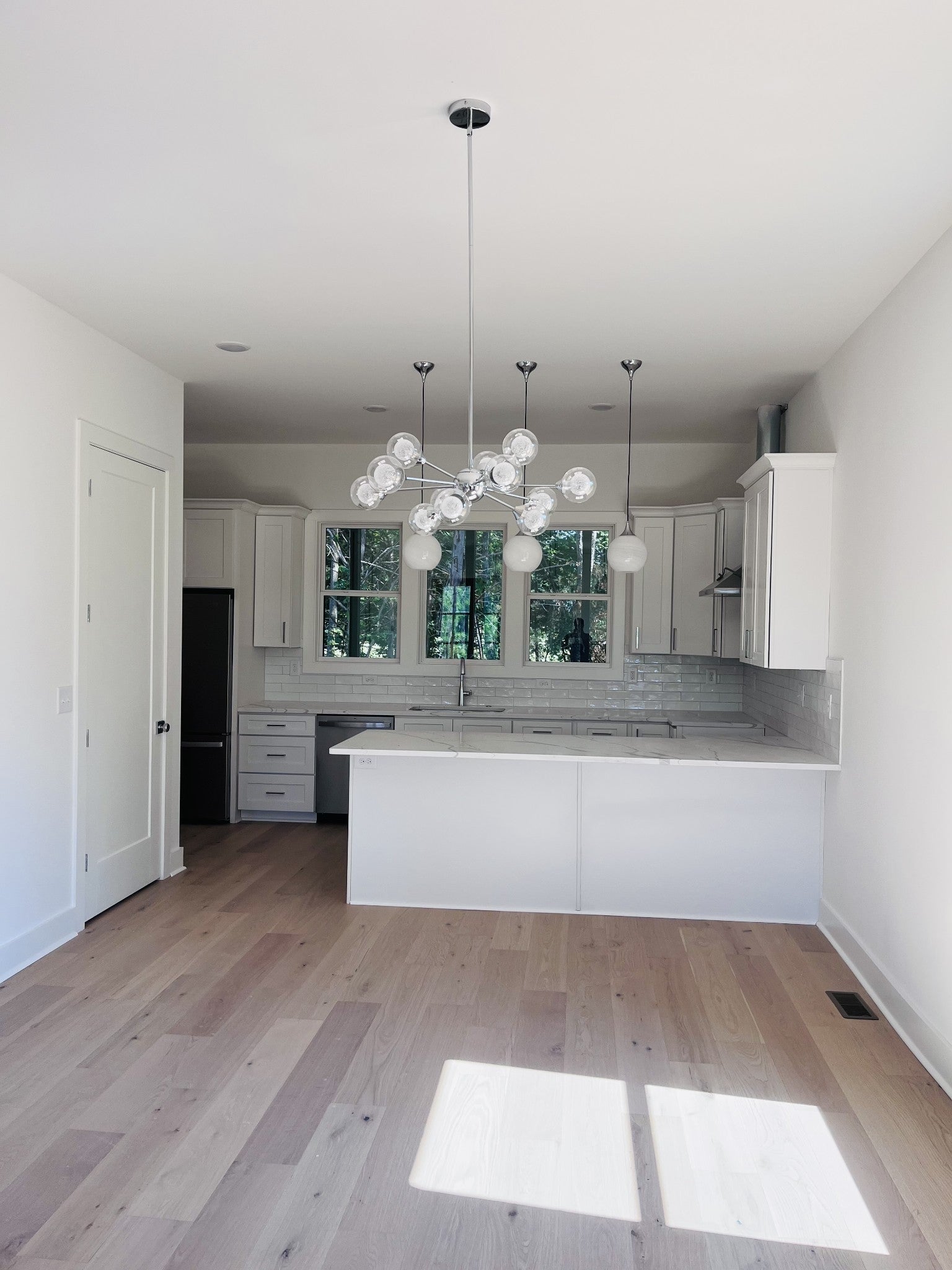 2731 Cave Springs Rd