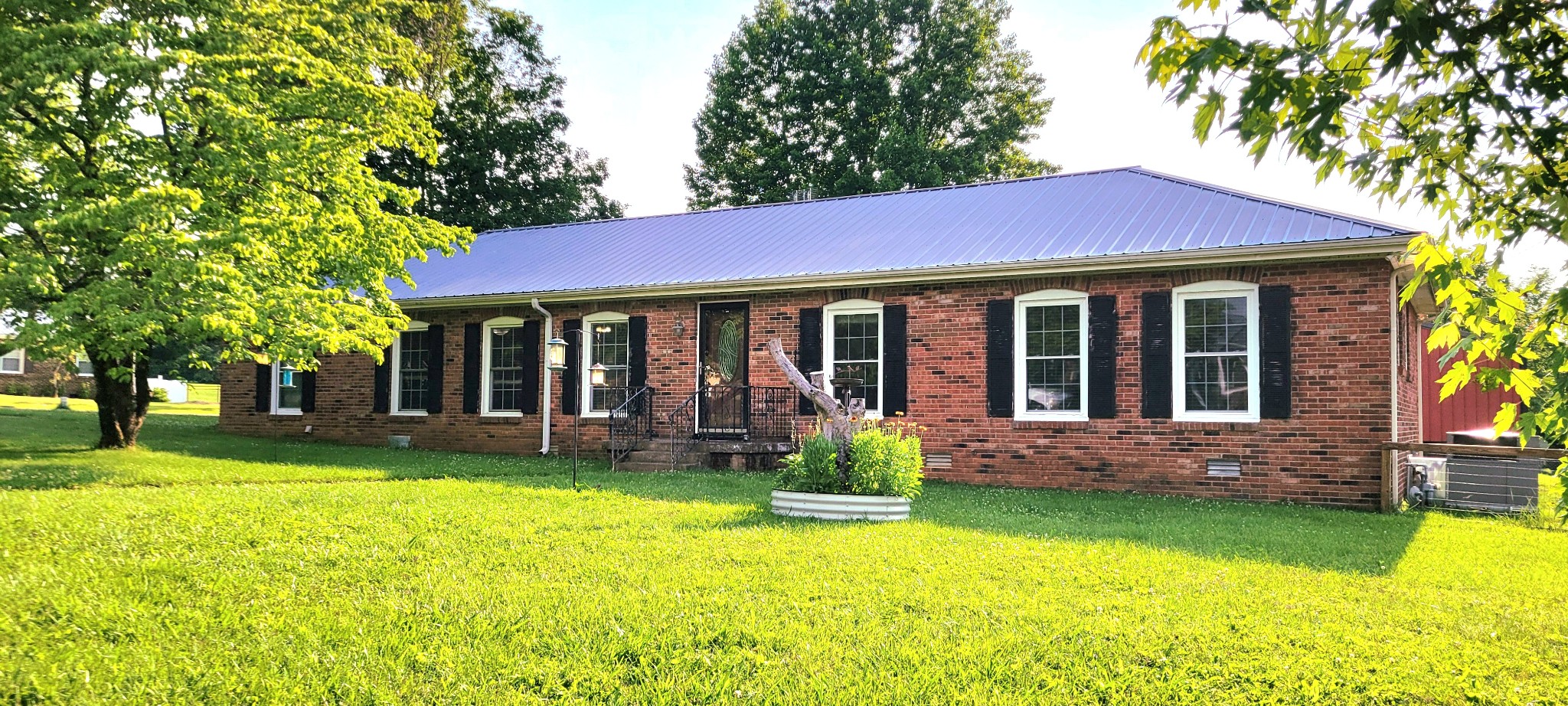 208 Royal Oak Dr