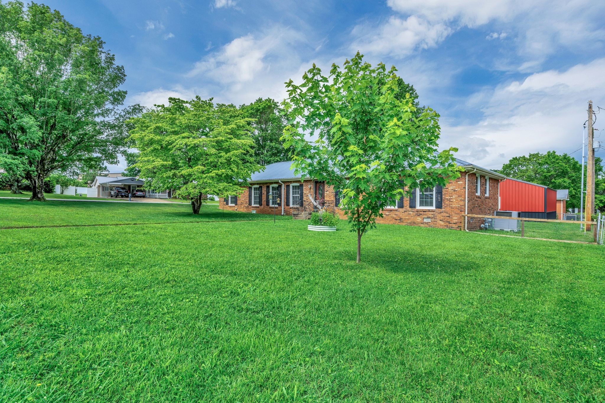 208 Royal Oak Dr