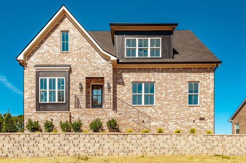 339 Raintree Dr Hendersonville TN 37075