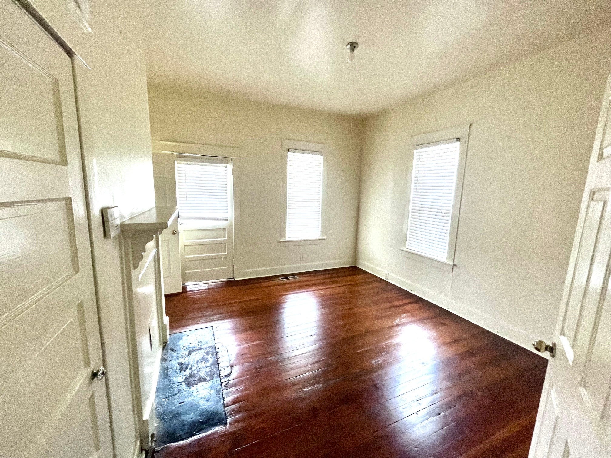 206 5th Ave E