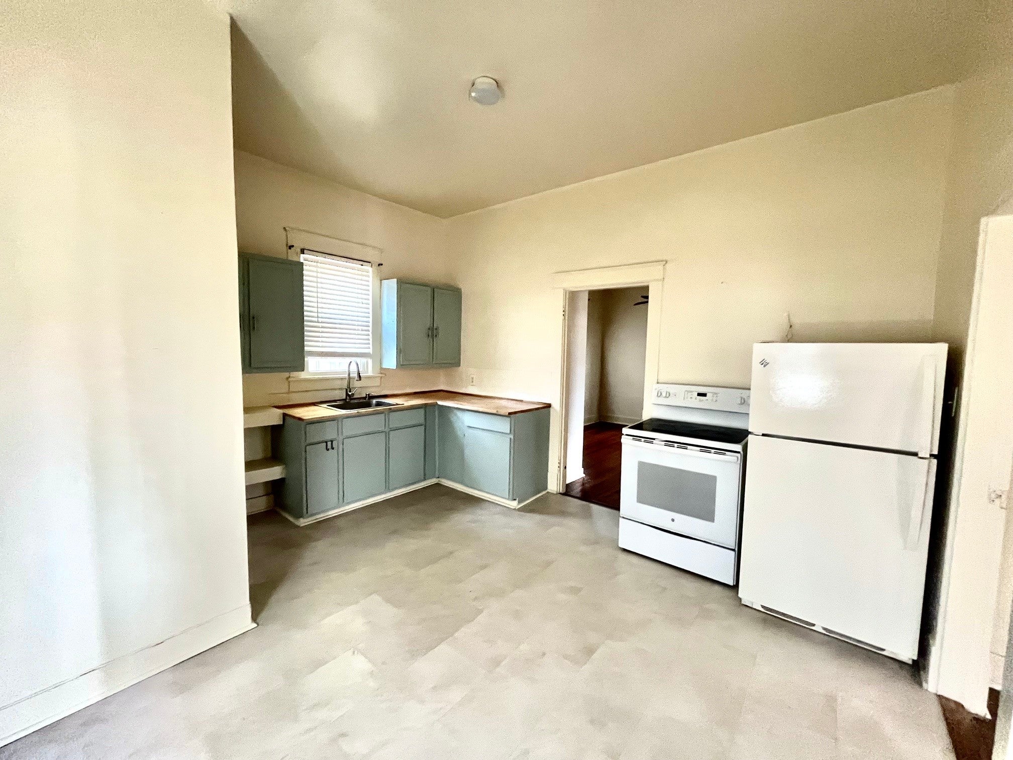 206 5th Ave E