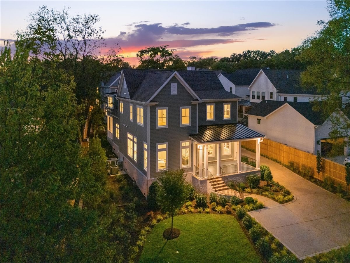 1707 Hillmont Dr