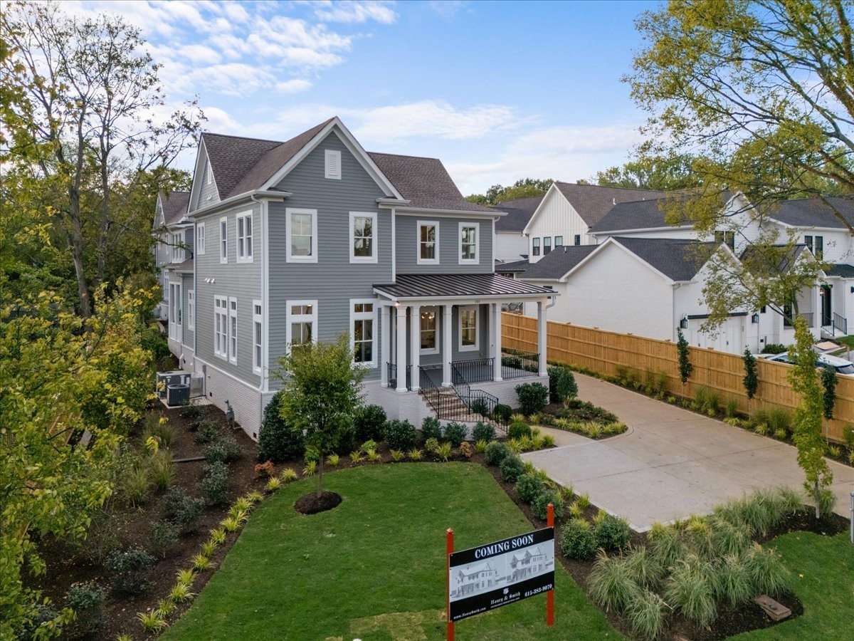 1707 Hillmont Dr