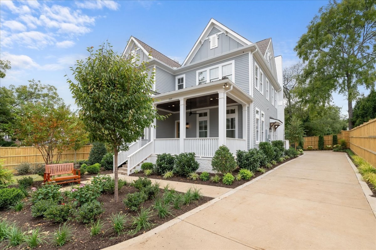 1707 Hillmont Dr
