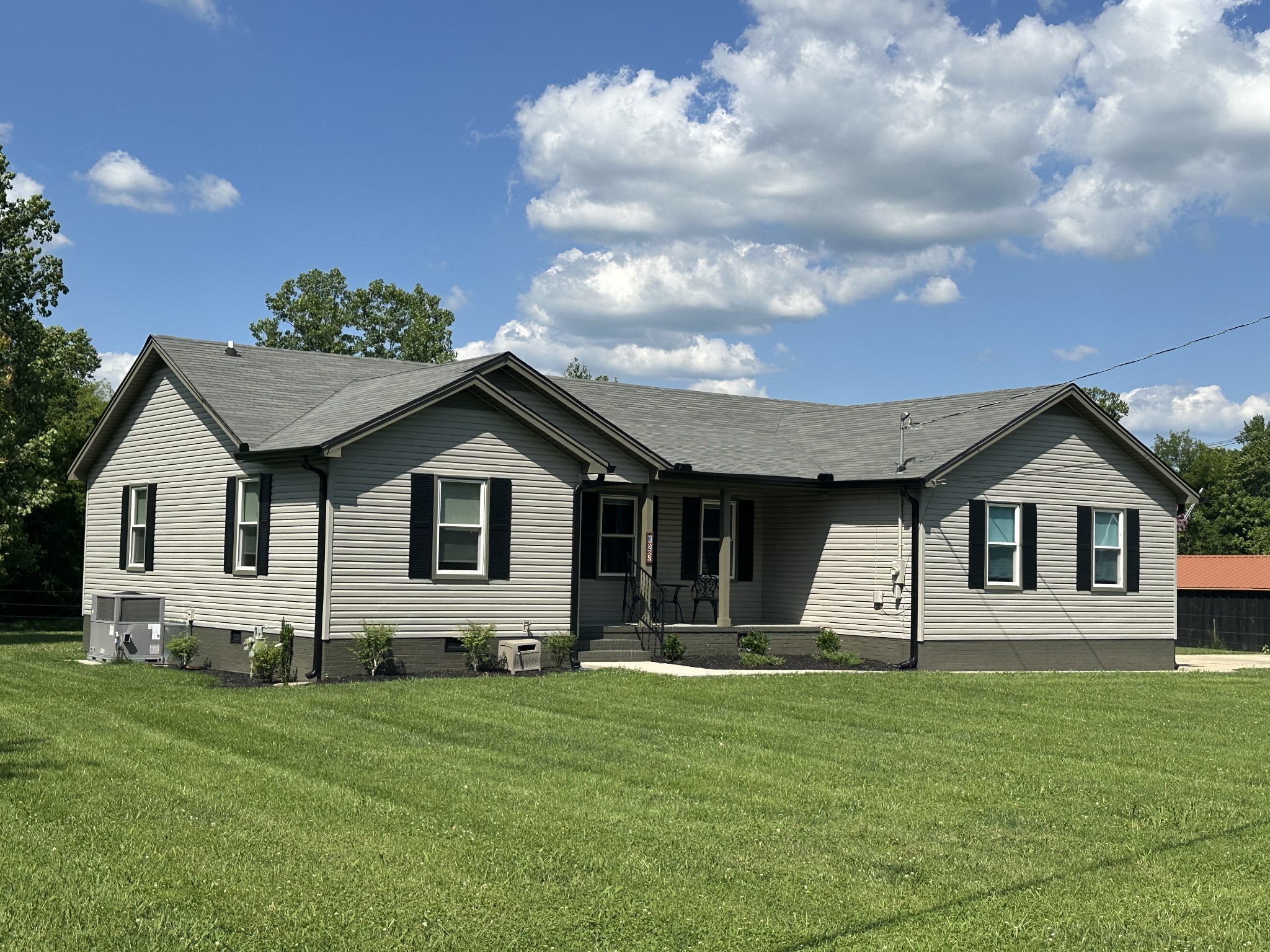 823 Brookhaven Cir