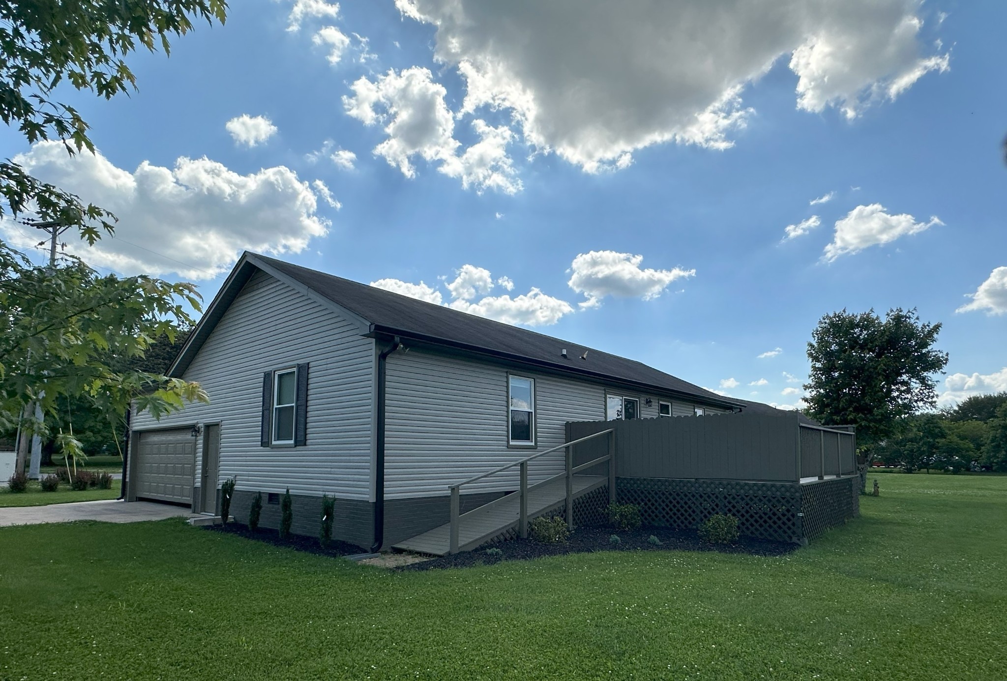 823 Brookhaven Cir