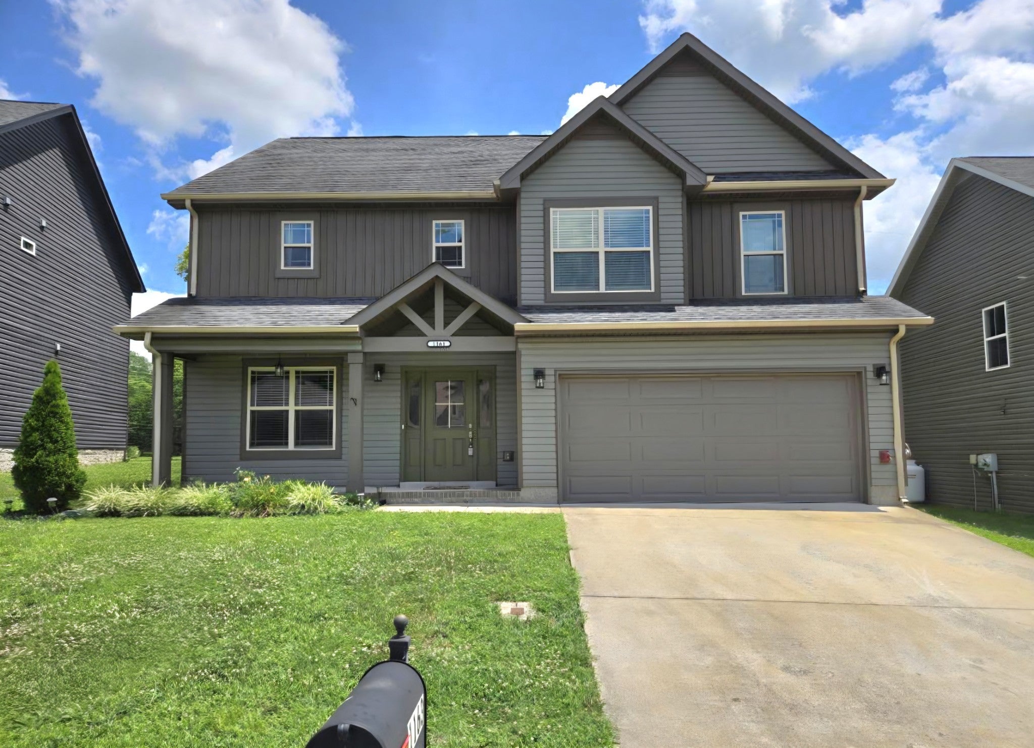 1163 Belvoir Ln