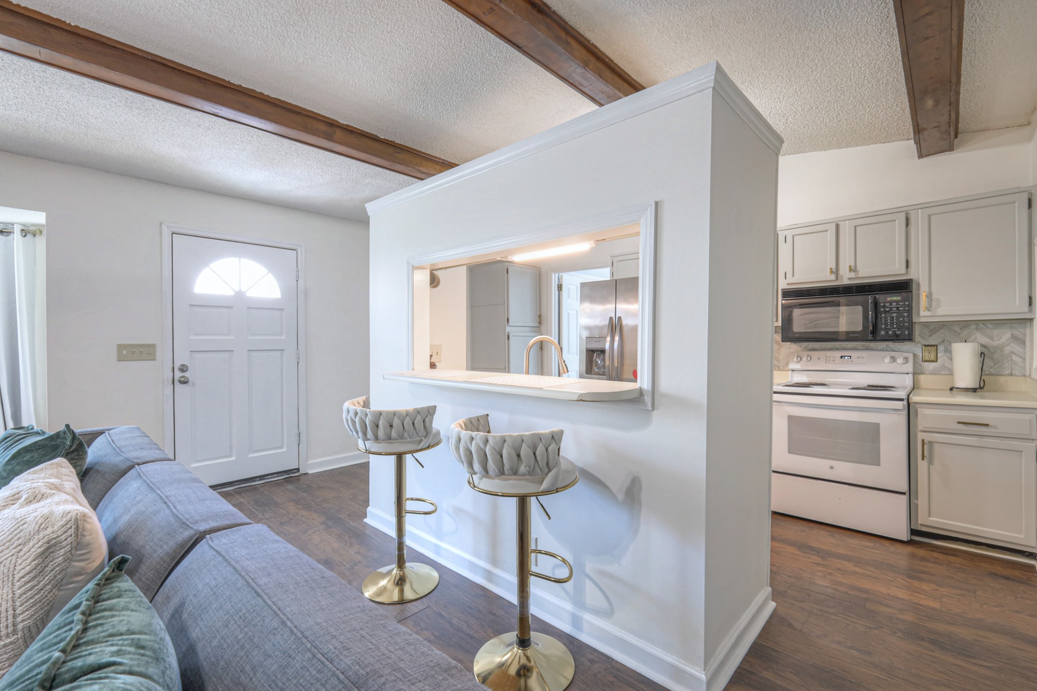 3057 Casa Dr