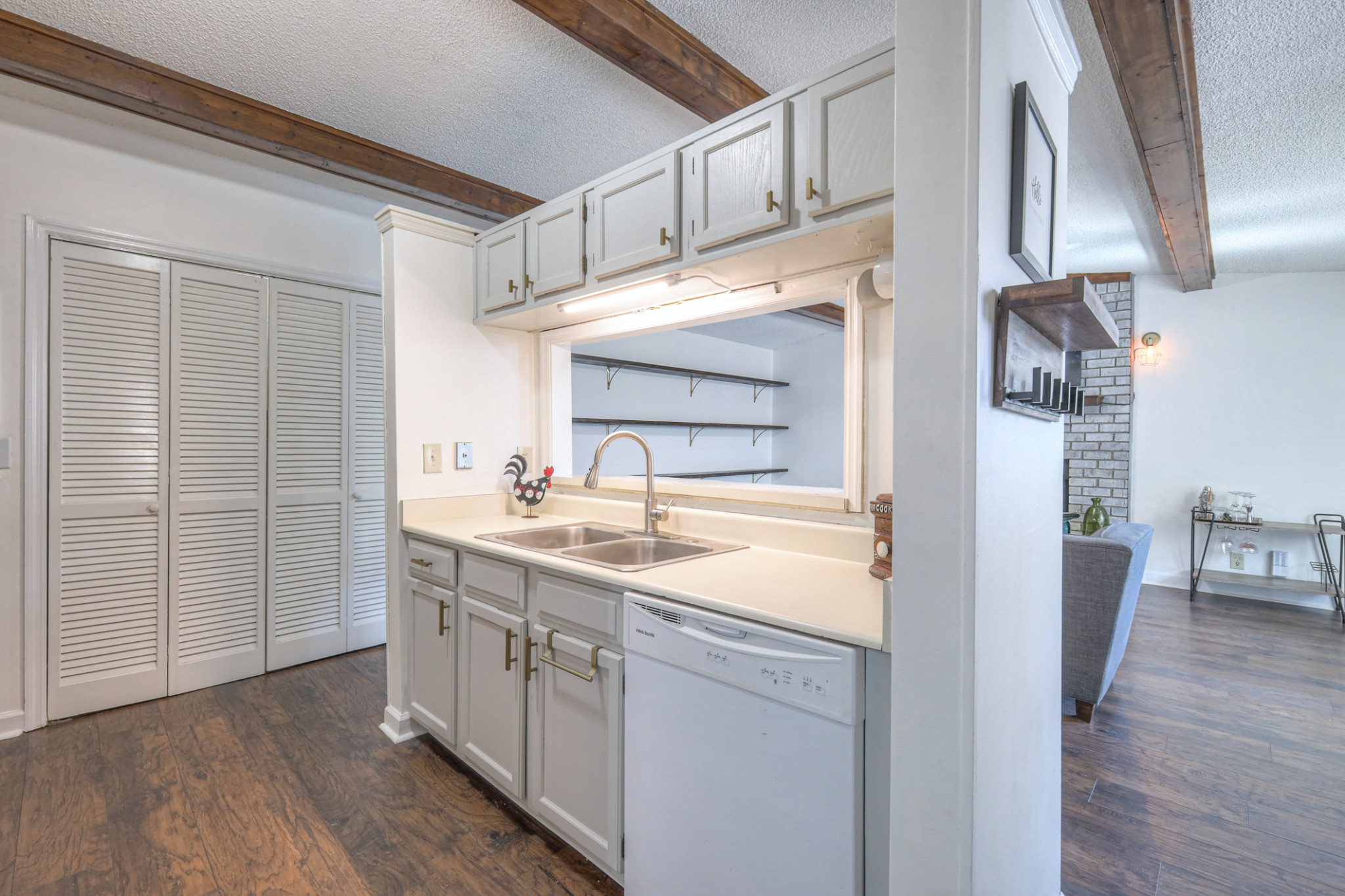 3057 Casa Dr