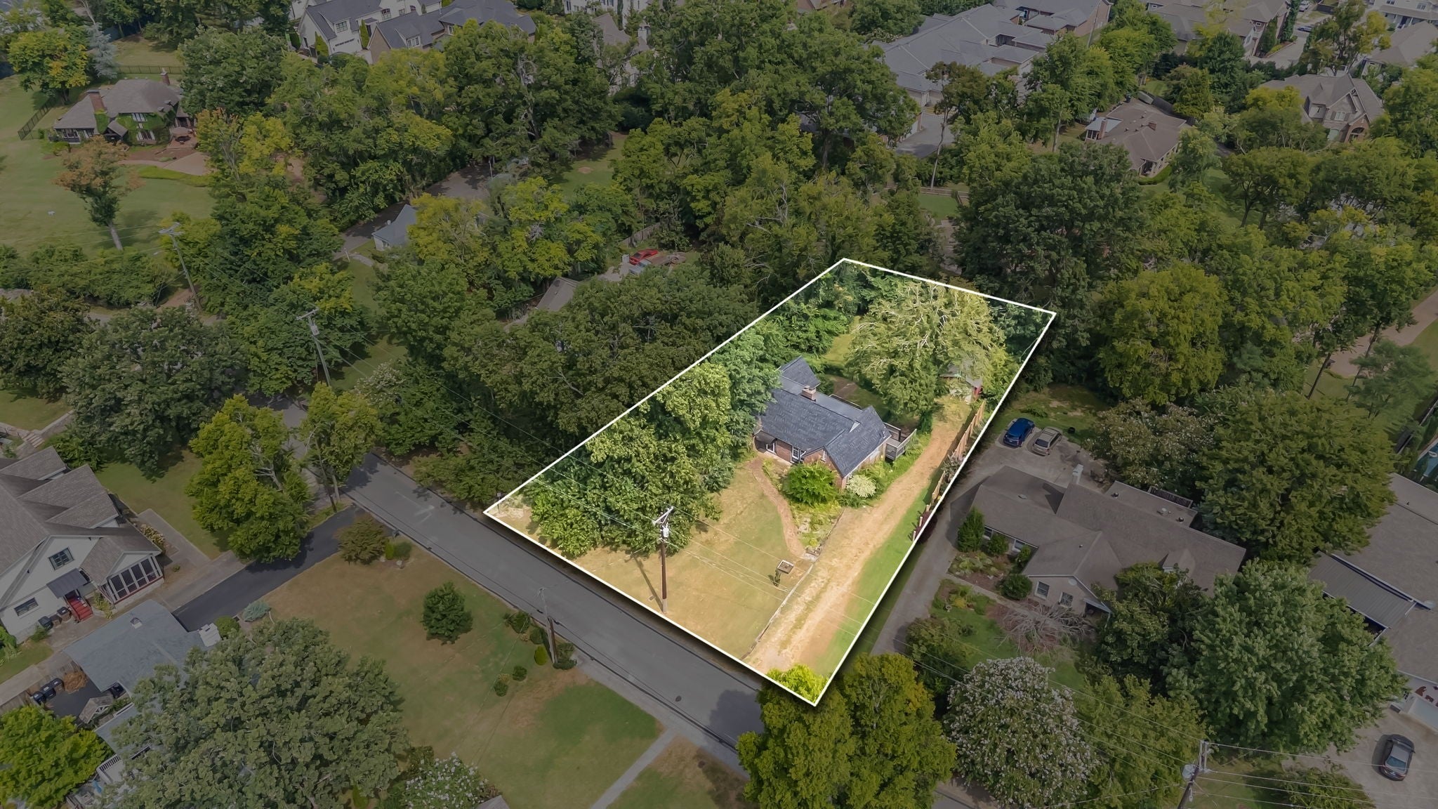 4-bed listing at 1720 N Observatory Dr, Nashville