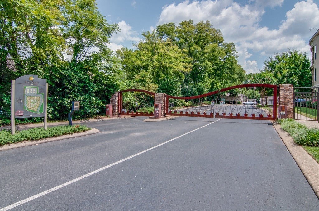 2600 Hillsboro Pike 343